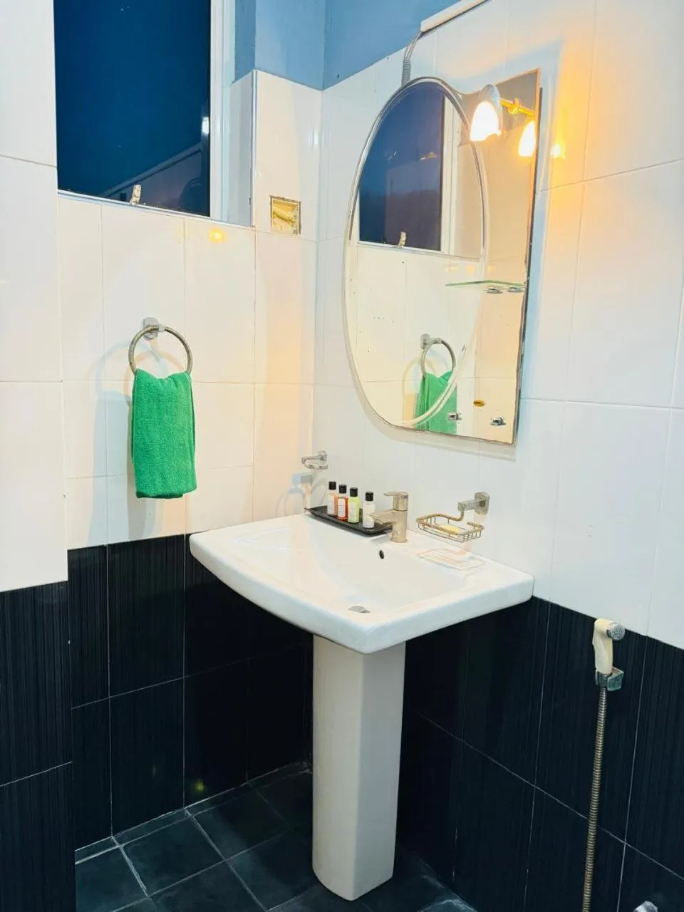 Bathroom in CITYSCAPE YALA BY 999 HOTEL & RESTAURANT