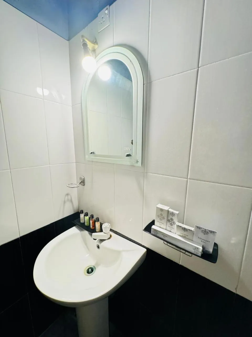 Bathroom in CITYSCAPE YALA BY 999 HOTEL & RESTAURANT