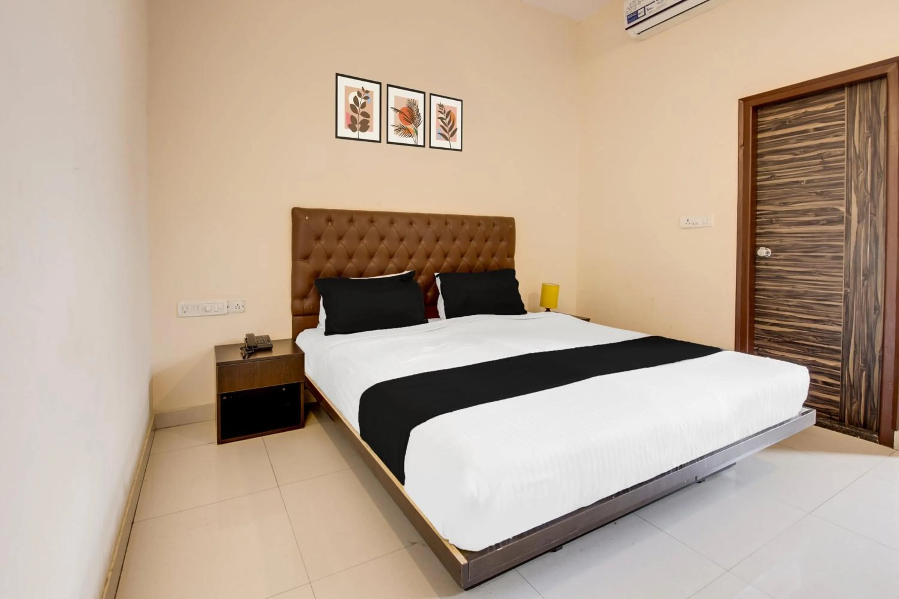 Bedroom, Bed in Super Townhouse HBR Layout