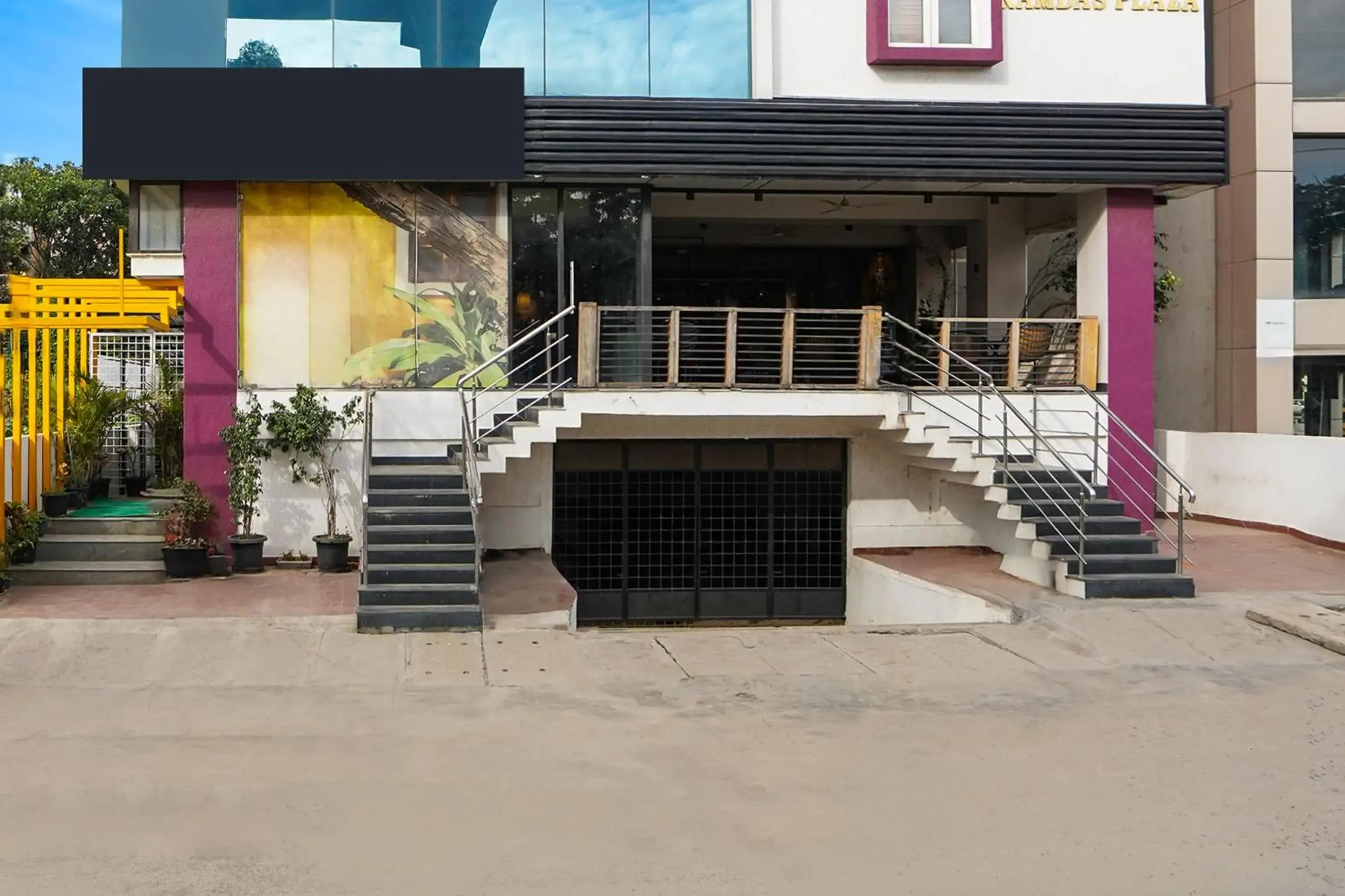 Facade/entrance in Super Townhouse HBR Layout Facade/entrance in Super Townhouse HBR Layout