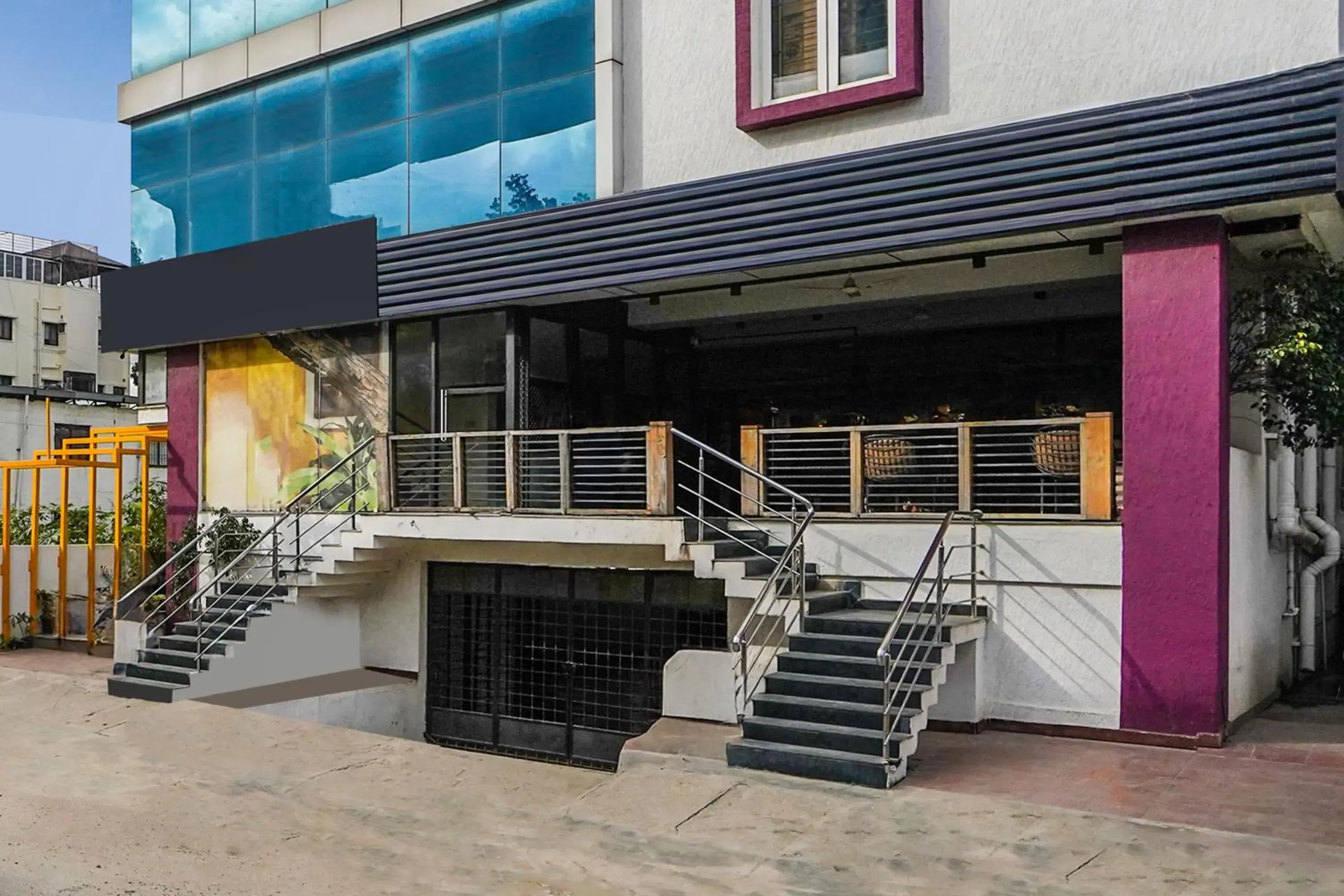 Facade/entrance in Super Townhouse HBR Layout Facade/entrance in Super Townhouse HBR Layout