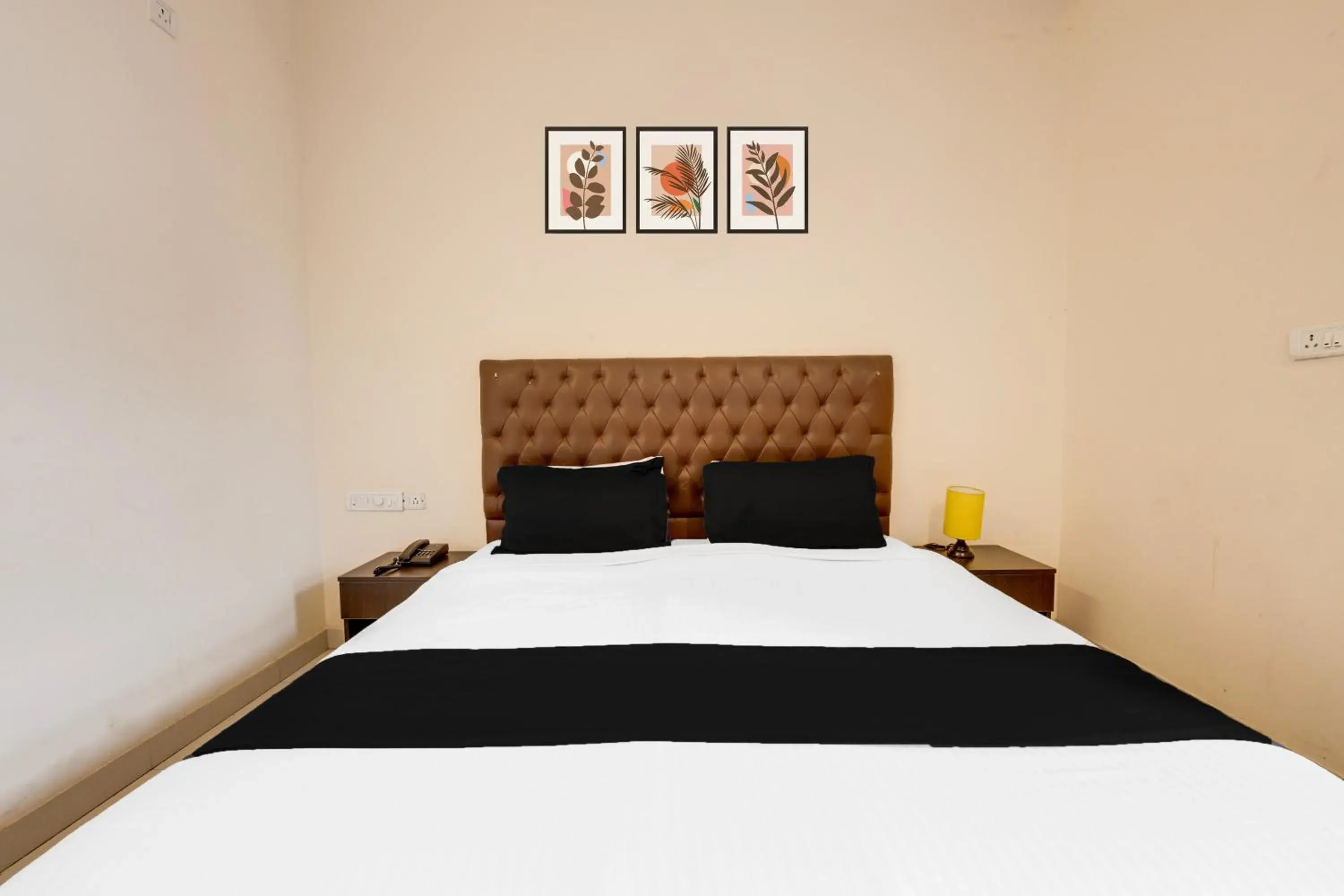 Bedroom, Bed in Super Townhouse HBR Layout Bedroom, Bed in Super Townhouse HBR Layout