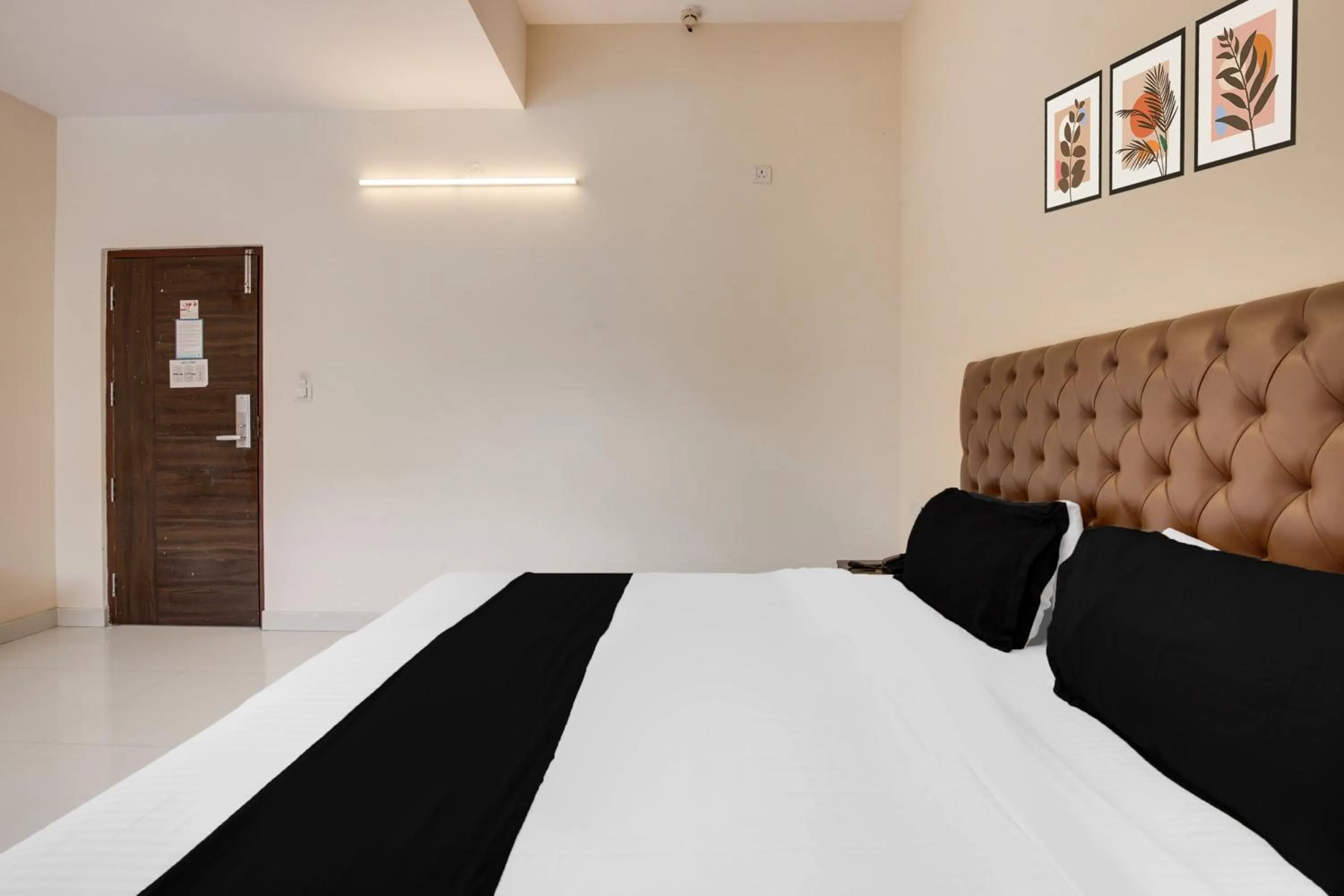 Bedroom, Bed in Super Townhouse HBR Layout