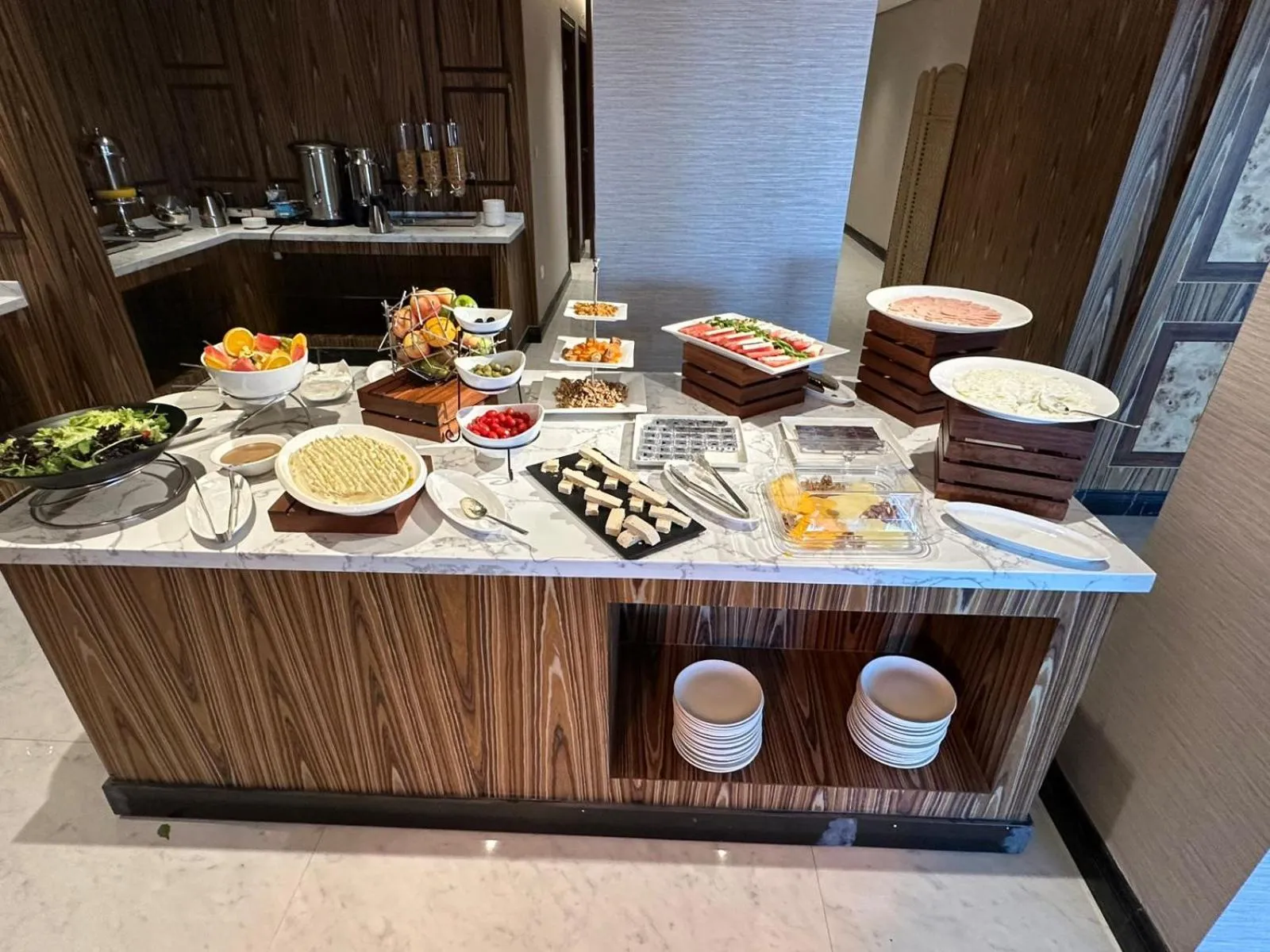 Buffet breakfast in Larichy Hotel Tabuk