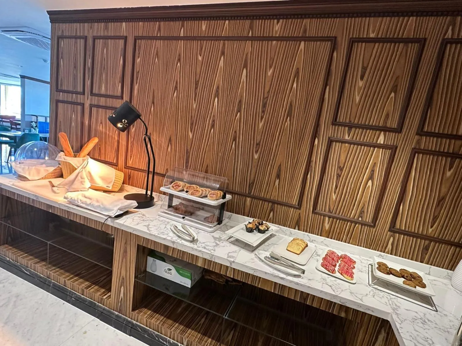 Buffet breakfast in Larichy Hotel Tabuk