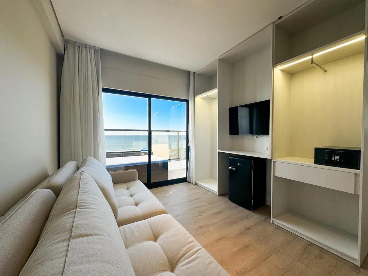 TV and multimedia in Blue Sea Hotel