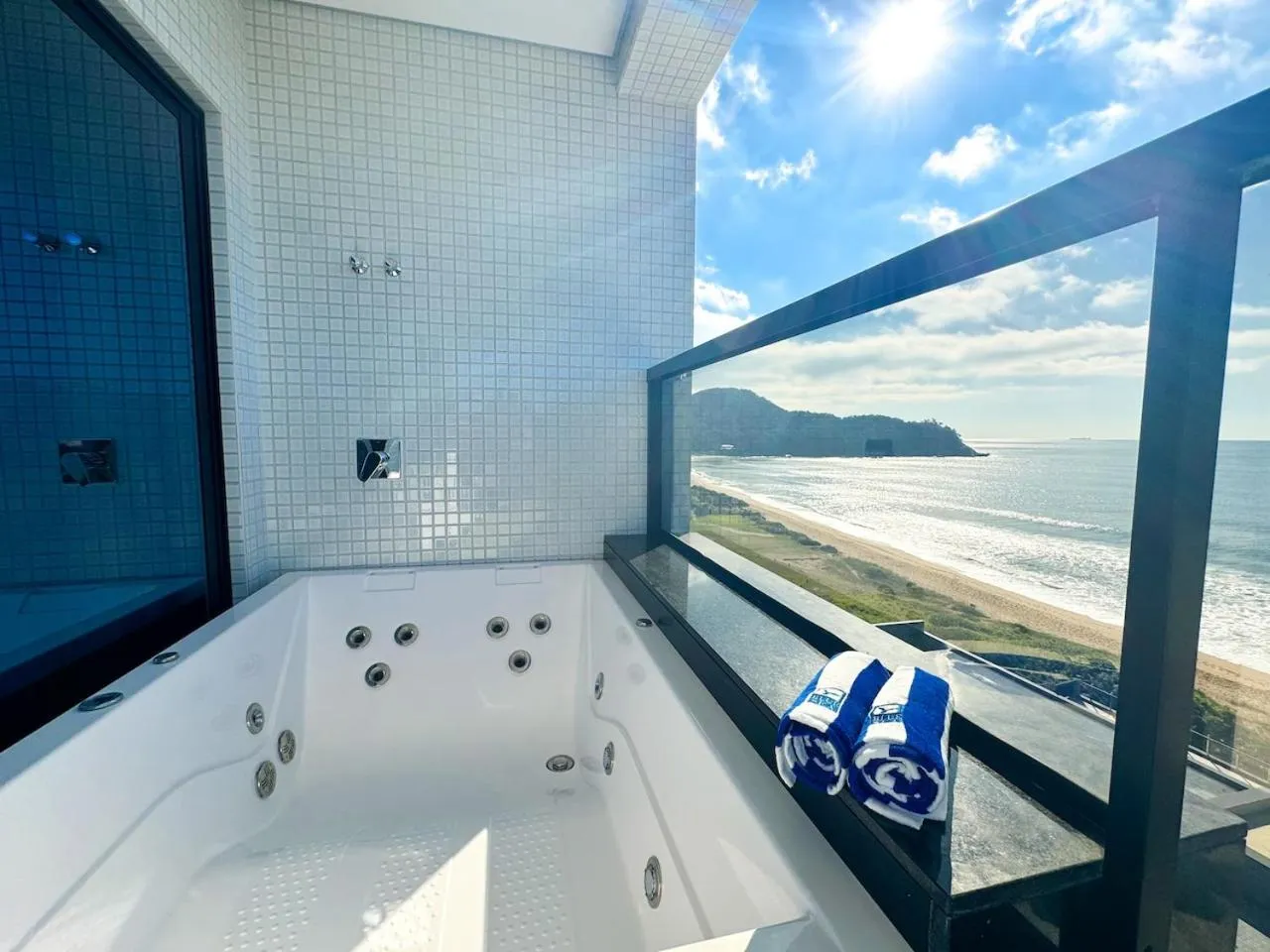 Hot Tub in Blue Sea Hotel