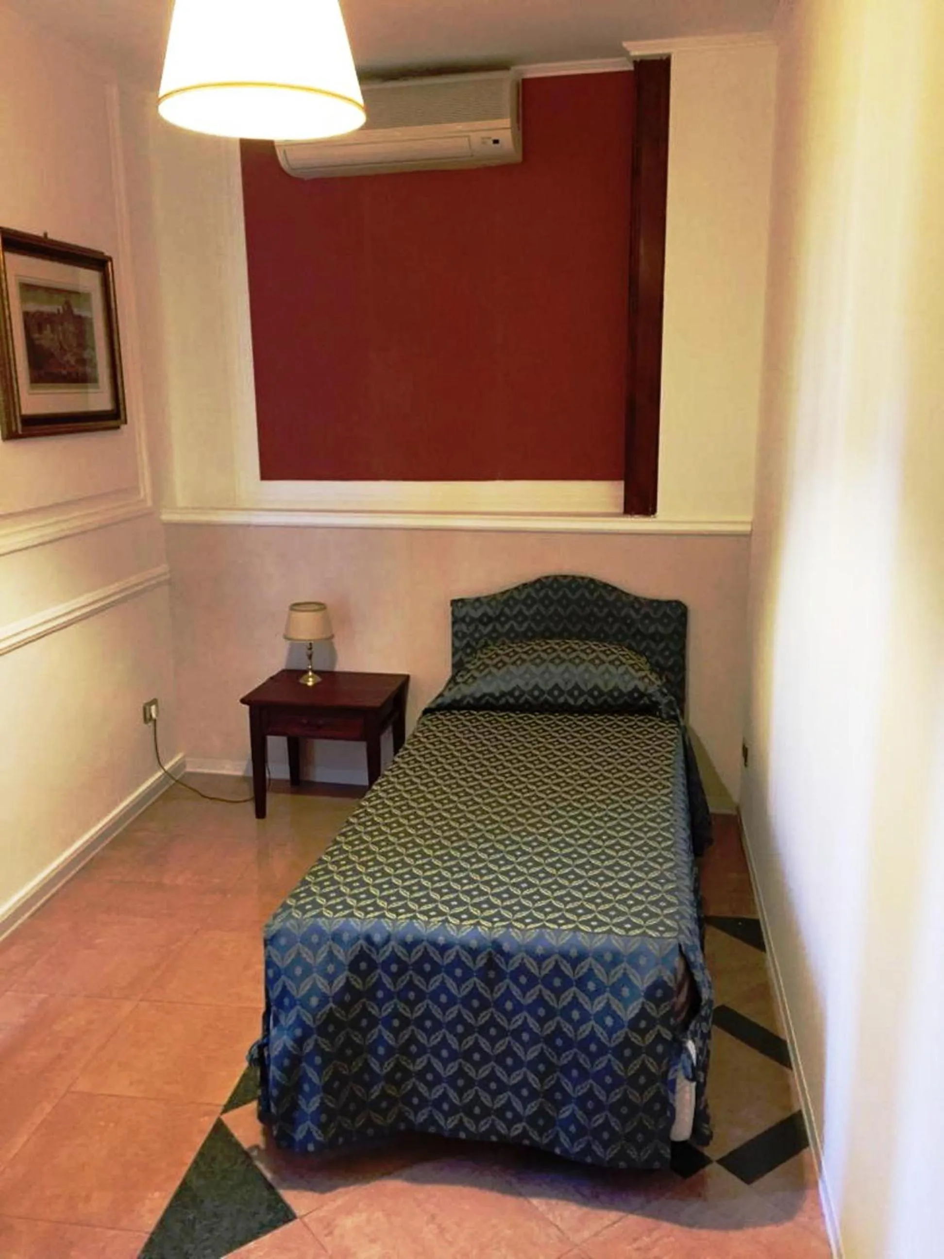 Bed in Hotel Excelsior