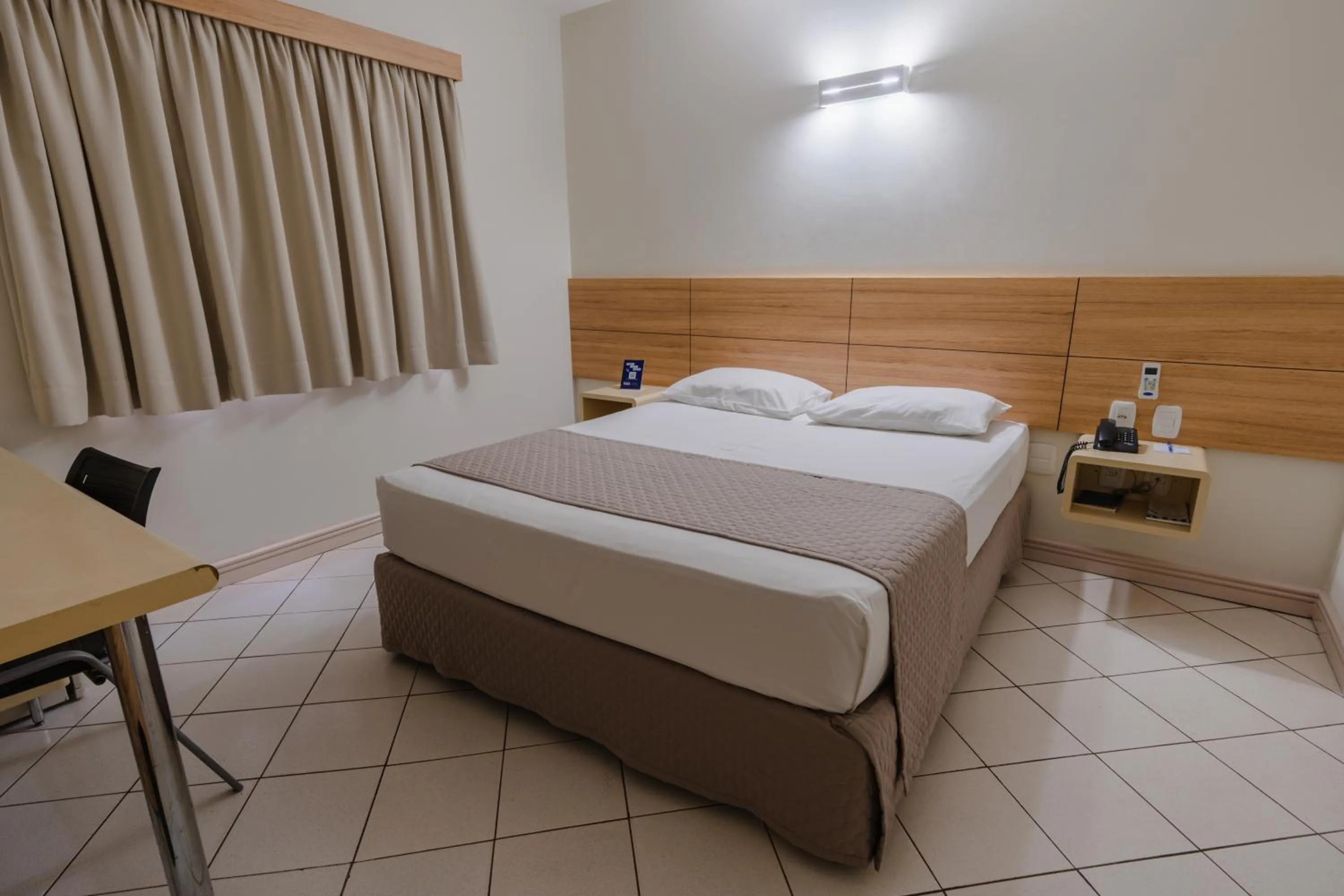 Bedroom, Bed in Hotel Caiuá Express Umuarama