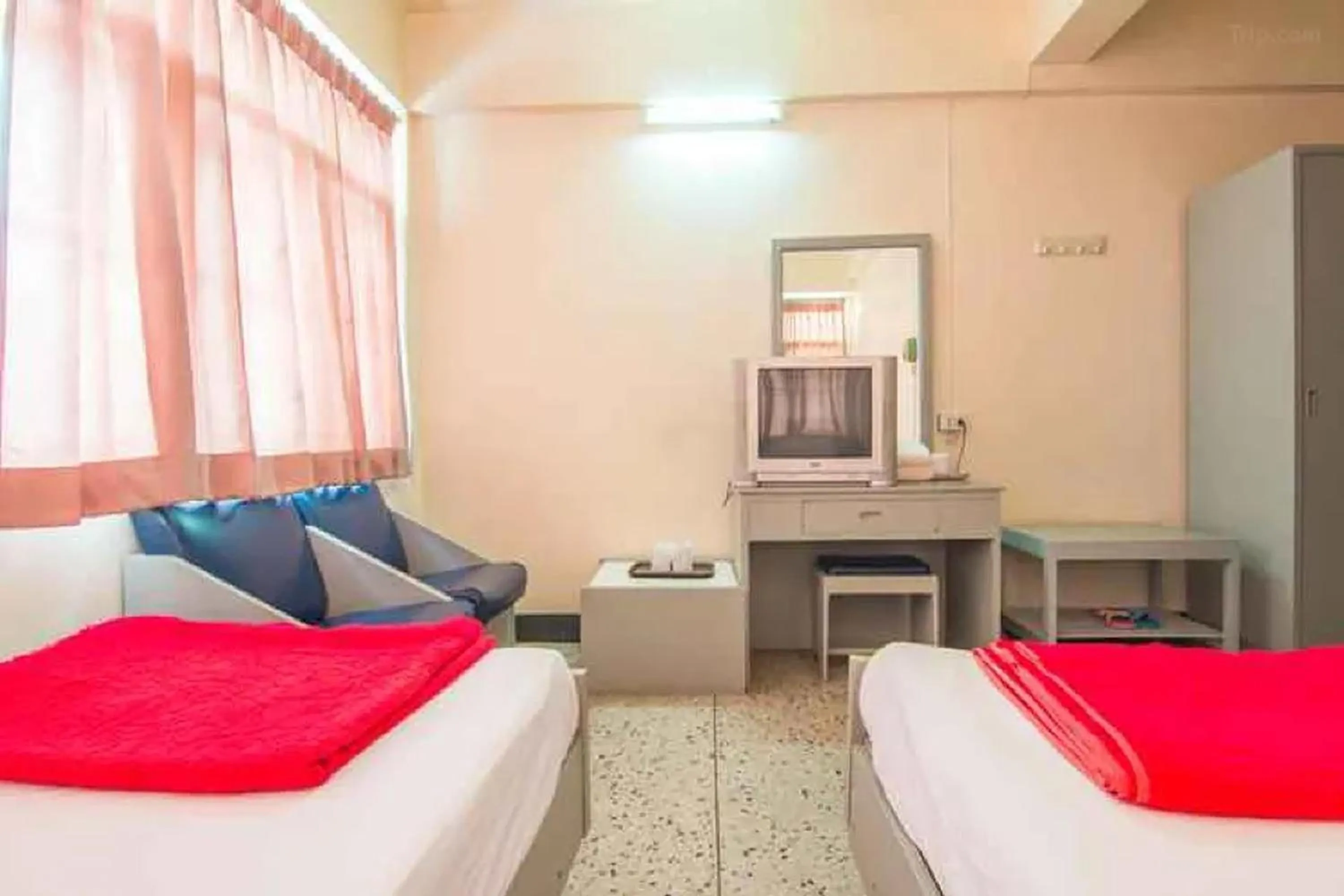 Bed in Khelang Nakorn Hotel