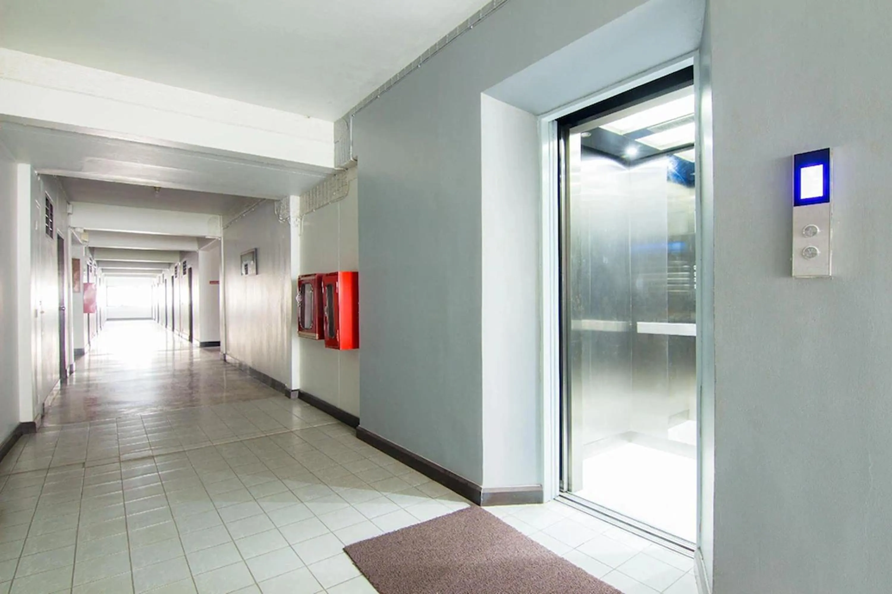 elevator in Khelang Nakorn Hotel