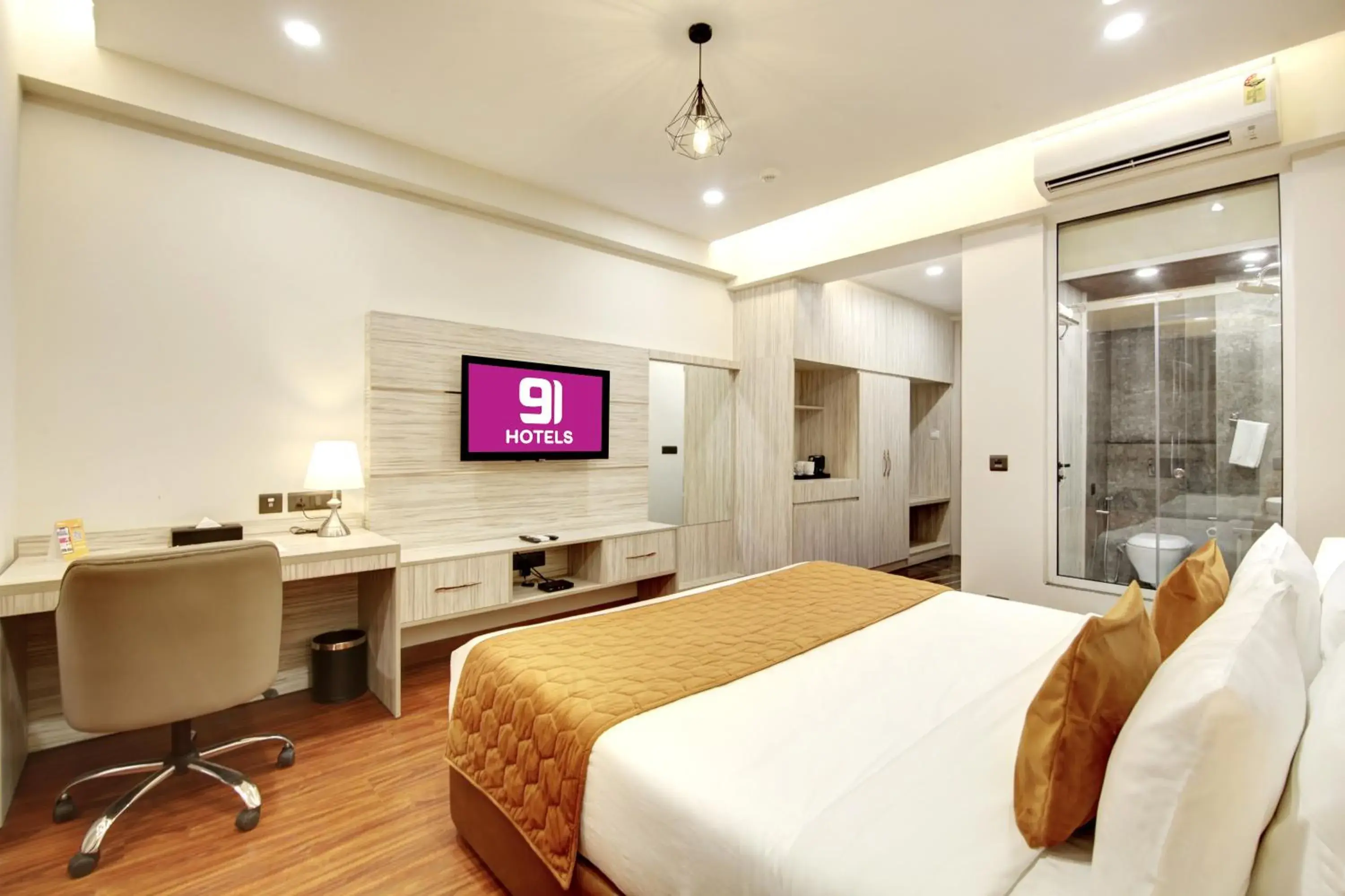 TV and multimedia, Bed in Hotel 91 Millennium Huda TV and multimedia, Bed in Hotel 91 Millennium Huda