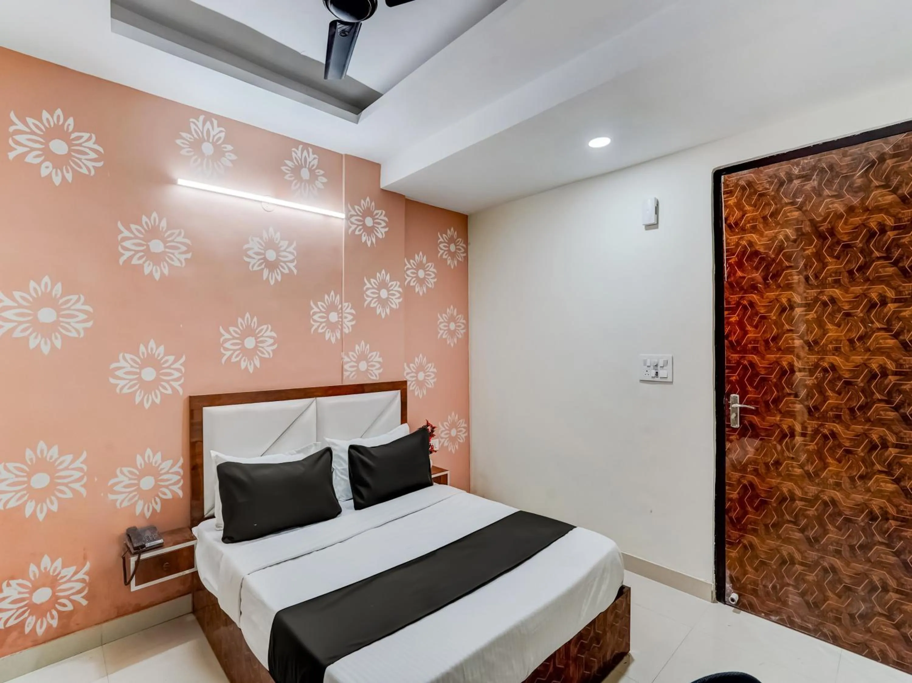 Bedroom, Bed in Hotel O The Moon