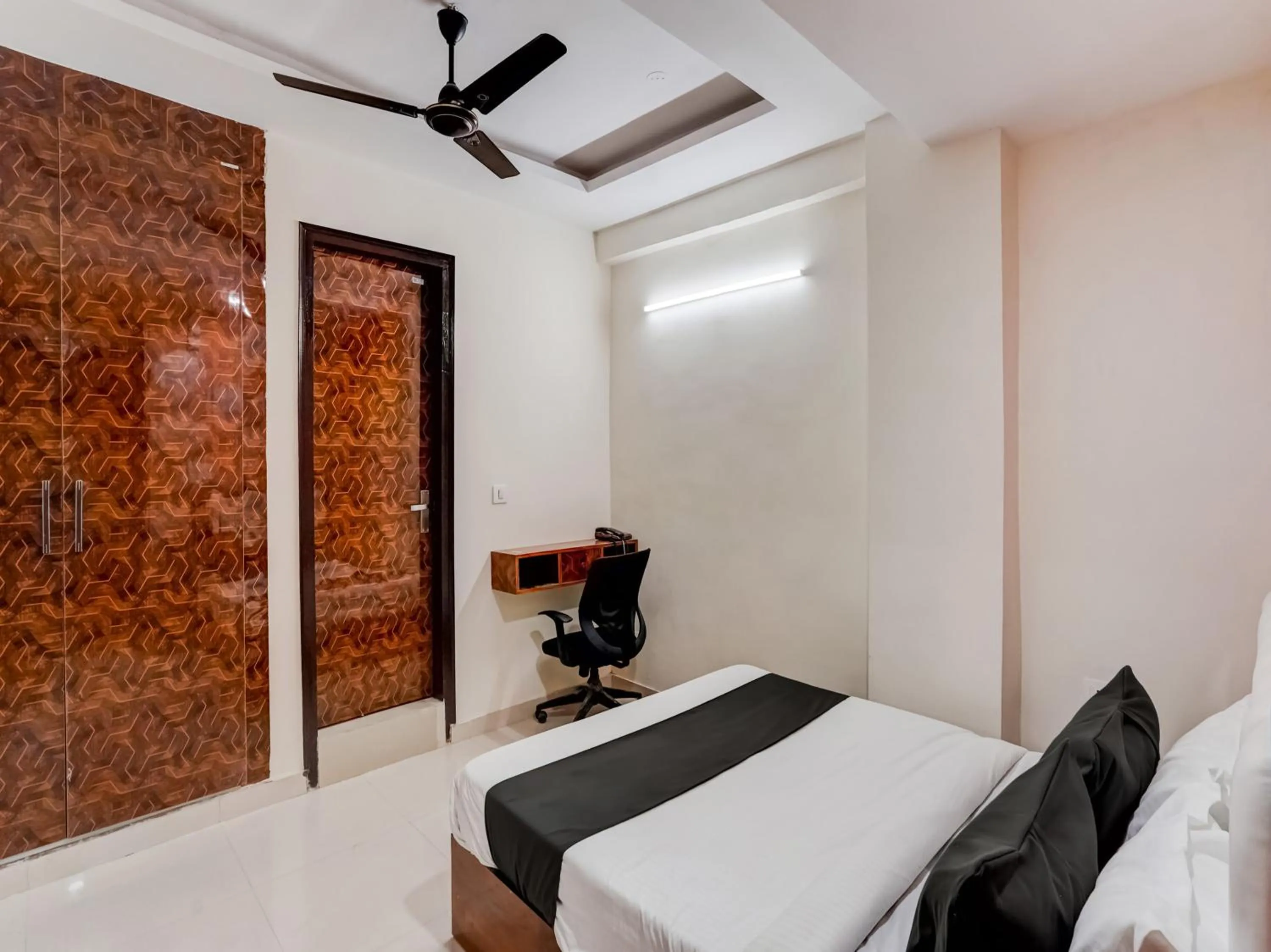 Bedroom, Bed in Hotel O The Moon