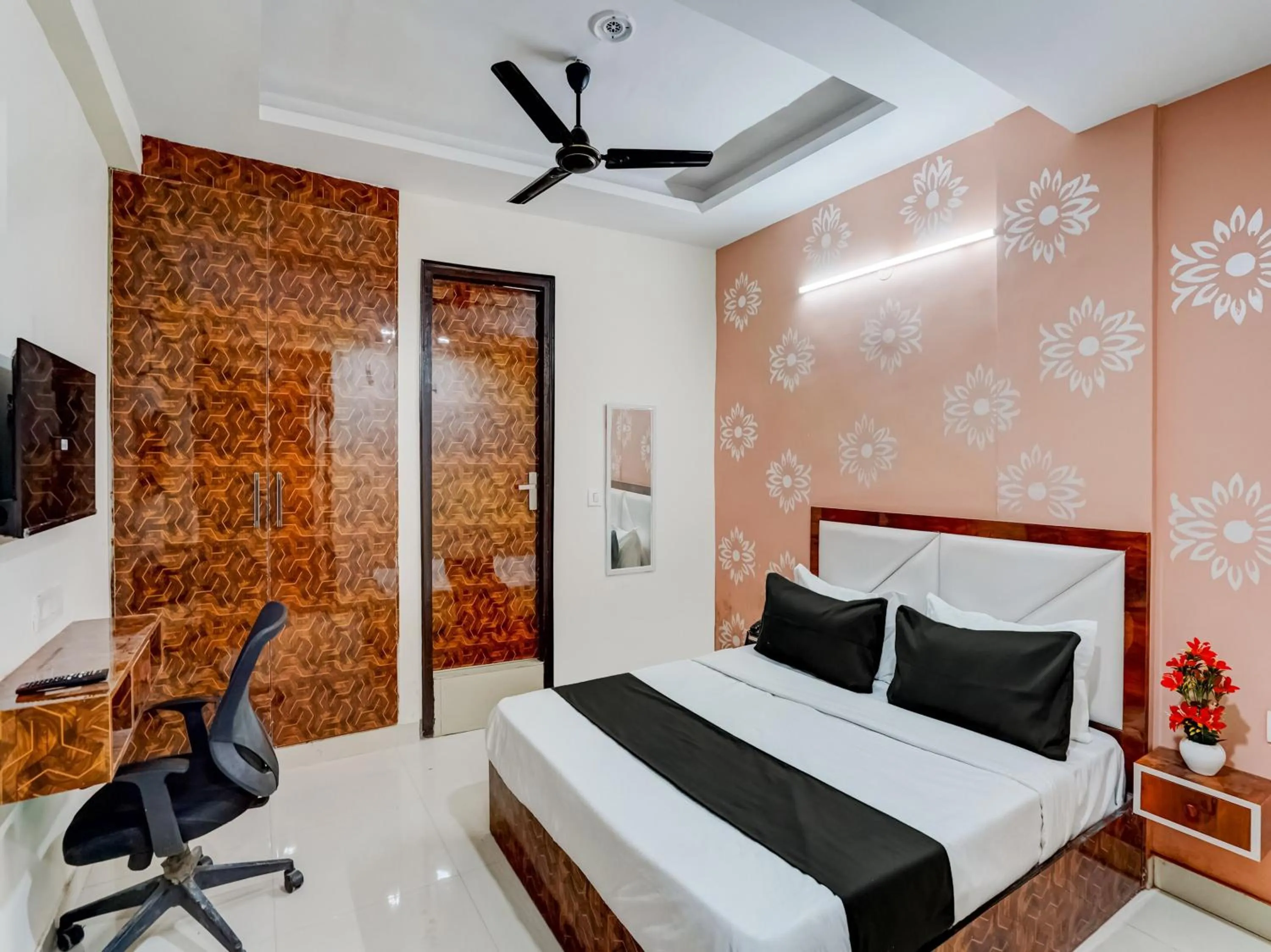 Bedroom, Bed in Hotel O The Moon