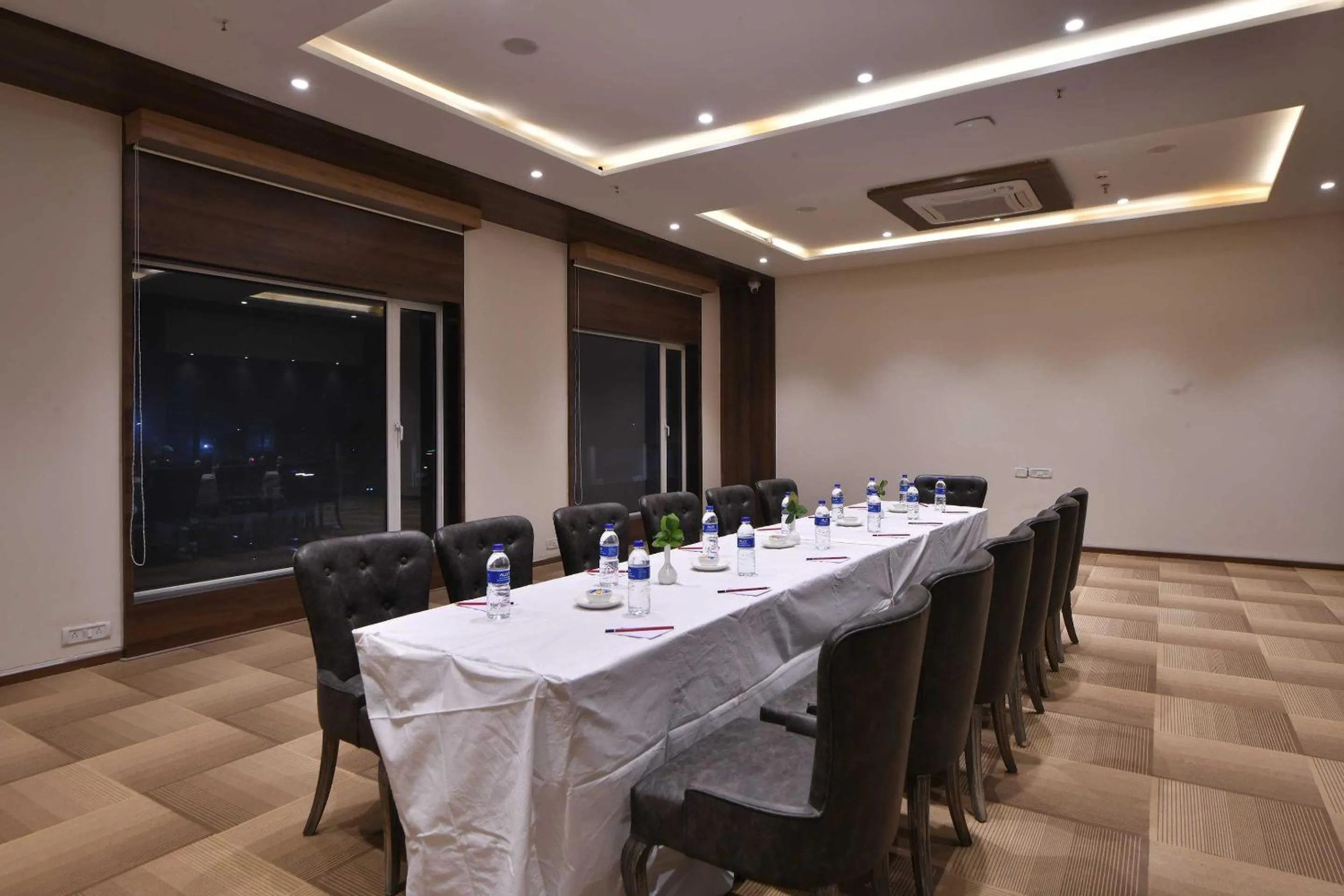Business facilities in Clubhouse Hotel by CheckIn Morbi