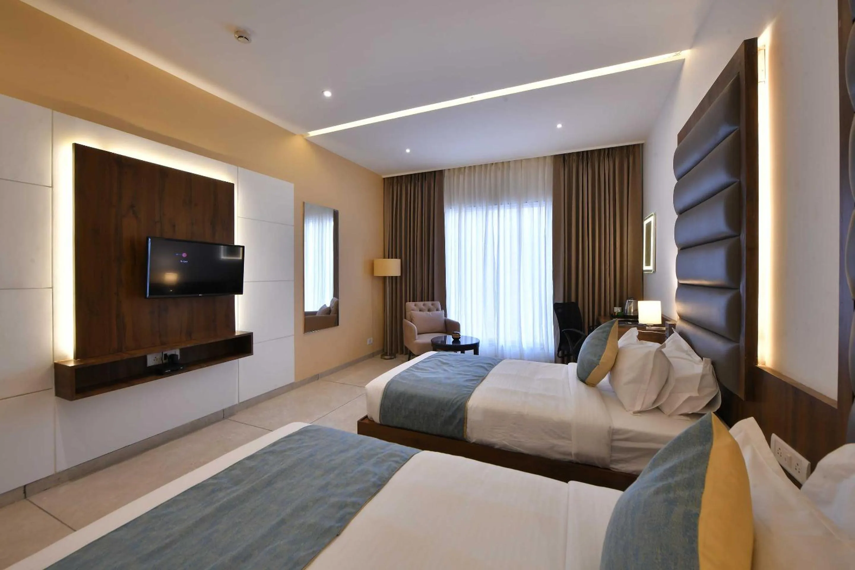 Bedroom, Bed in Palette - Hotel Royal Palace Morbi