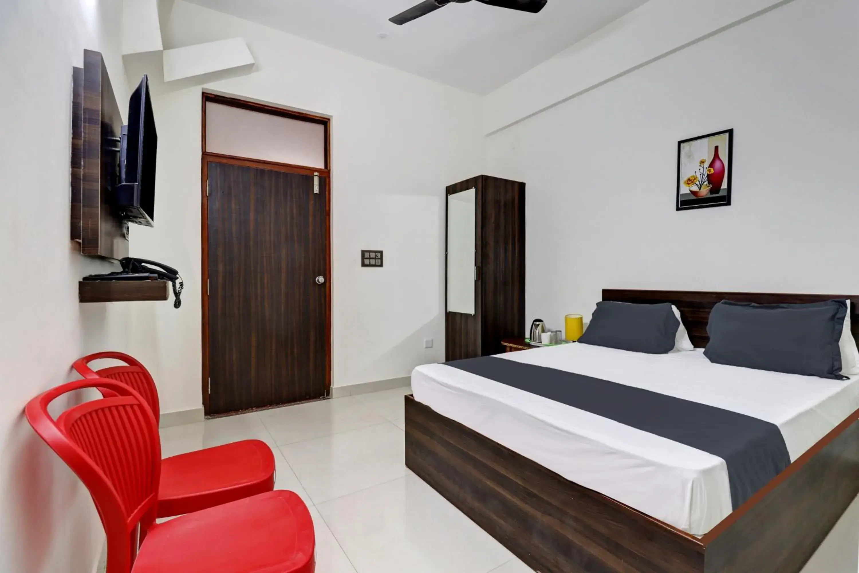 Classic Triple Room - single occupancy in Hotel O J.K. Suites & Rooms Classic Triple Room - single occupancy in Hotel O J.K. Suites & Rooms