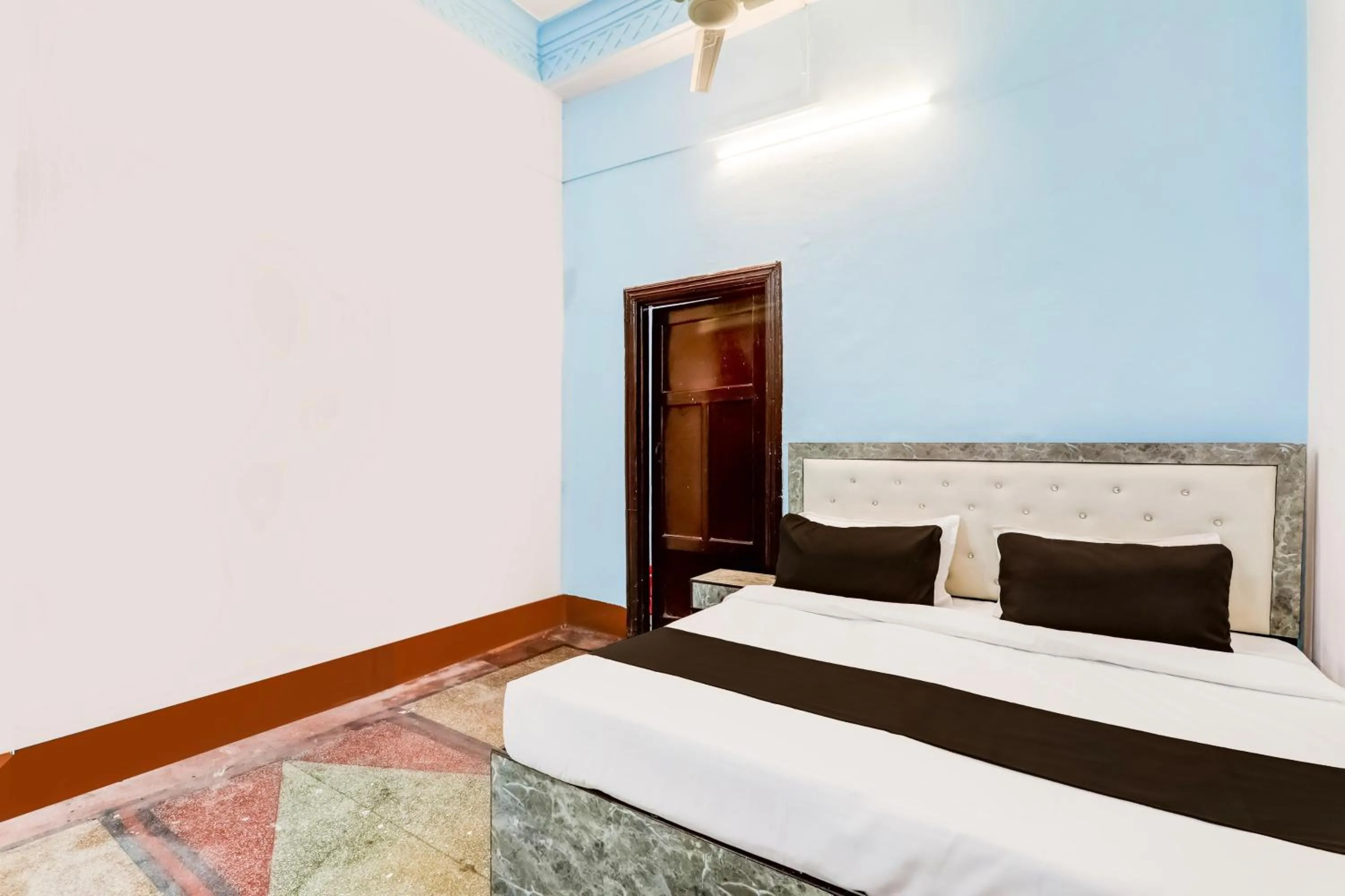 Bedroom, Bed in Hotel O Mannat