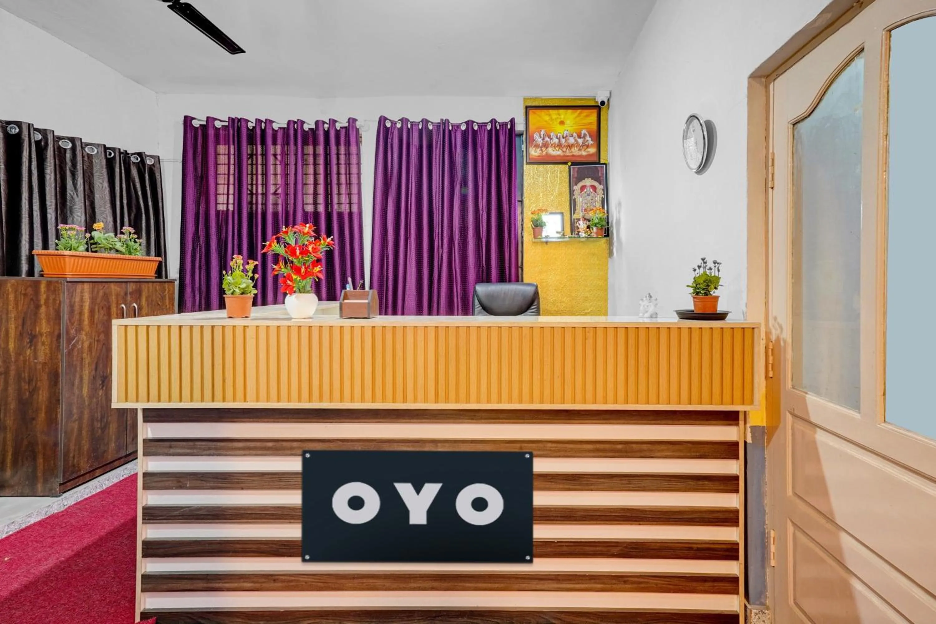 Lobby or reception in Shravanya Comforts