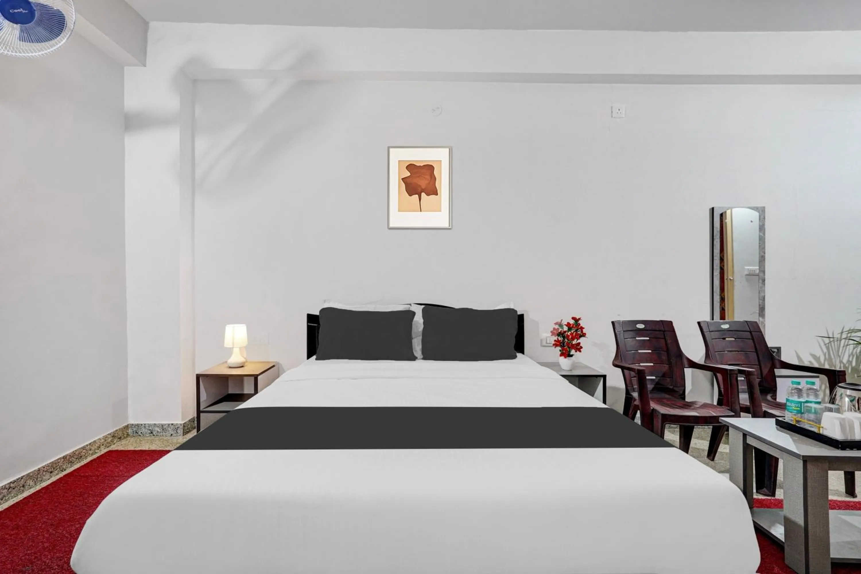 Bedroom, Bed in Shravanya Comforts