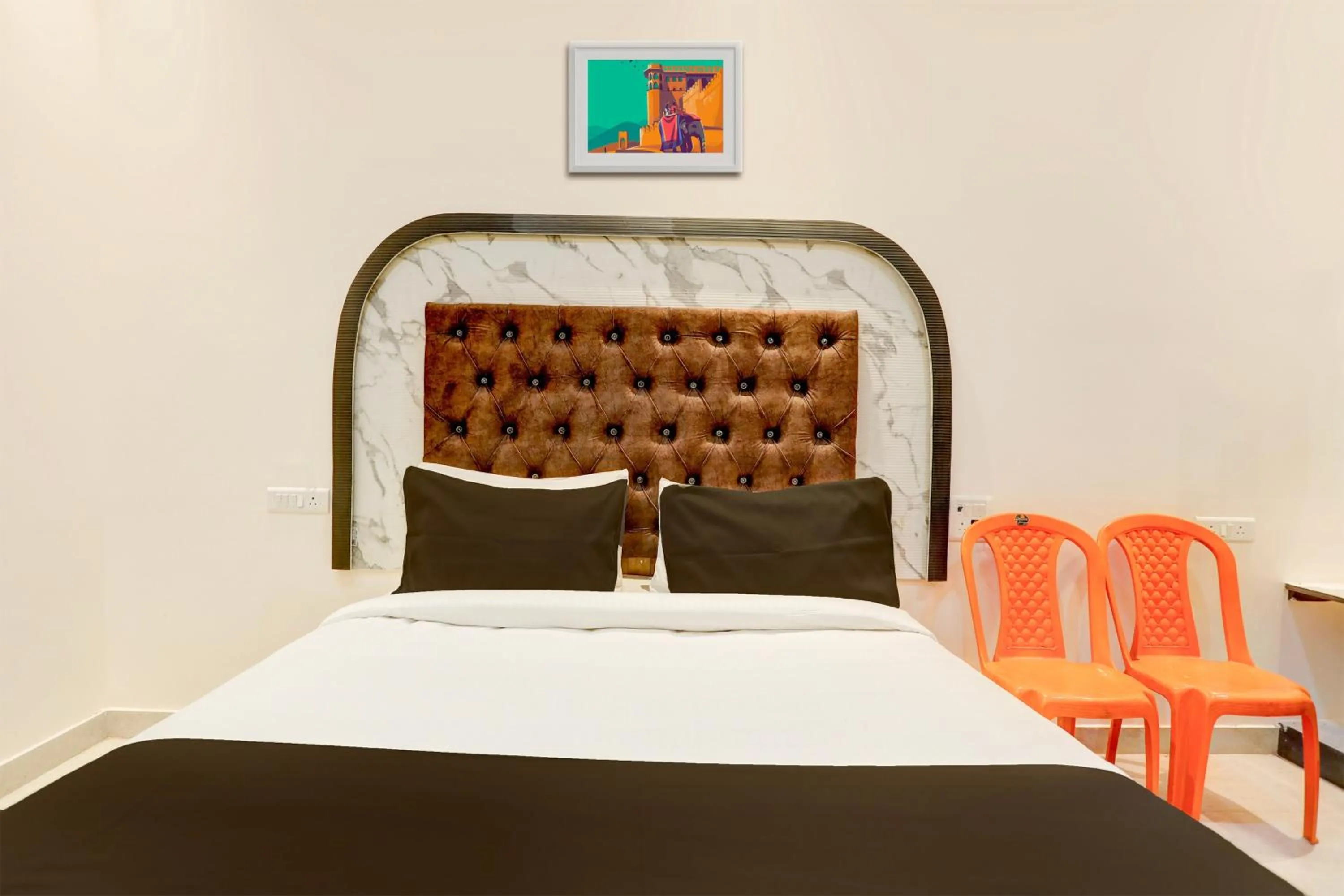 Bedroom in Super Hotel O SHIVA VALLEY HOTEL