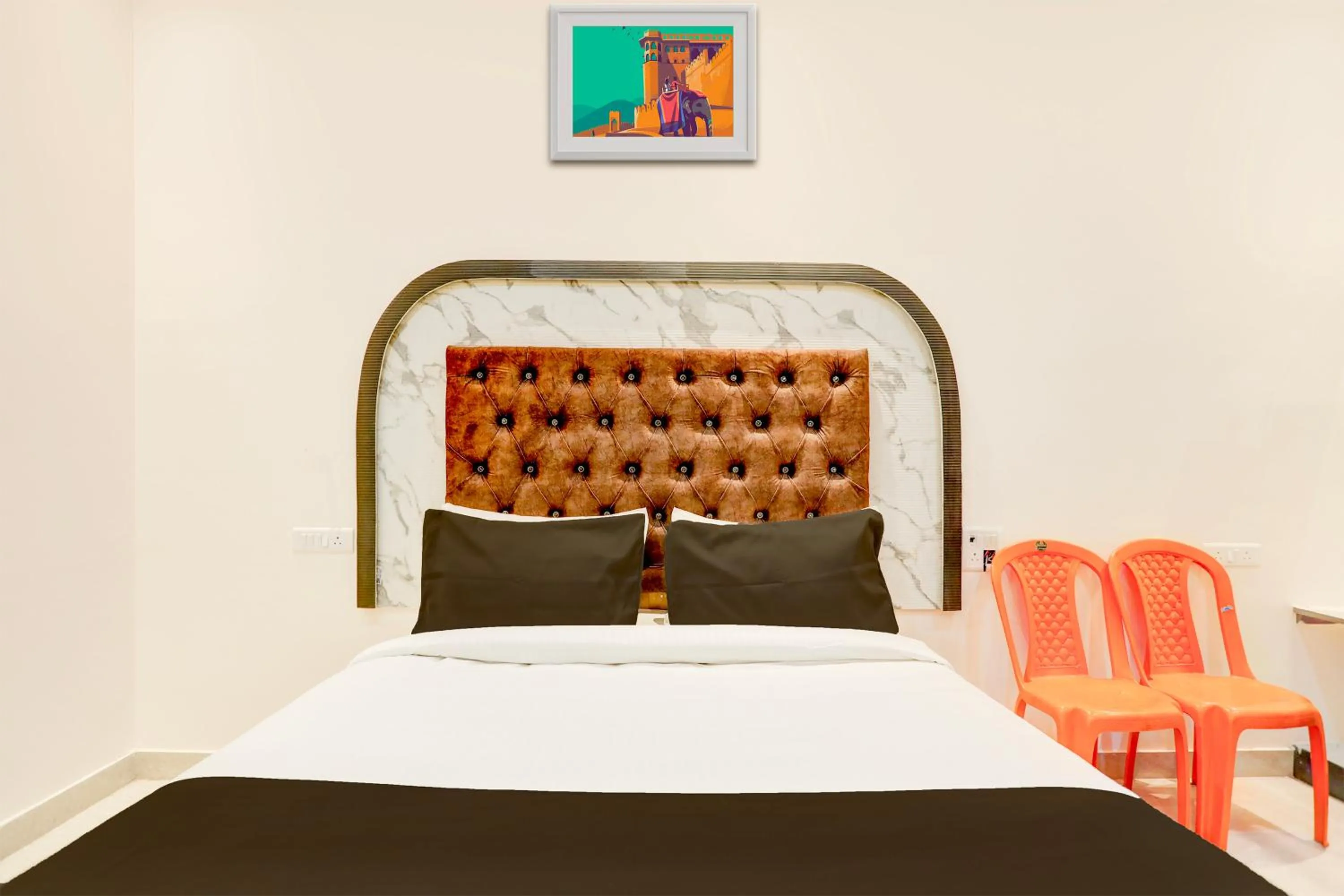 Bedroom in Super Hotel O SHIVA VALLEY HOTEL