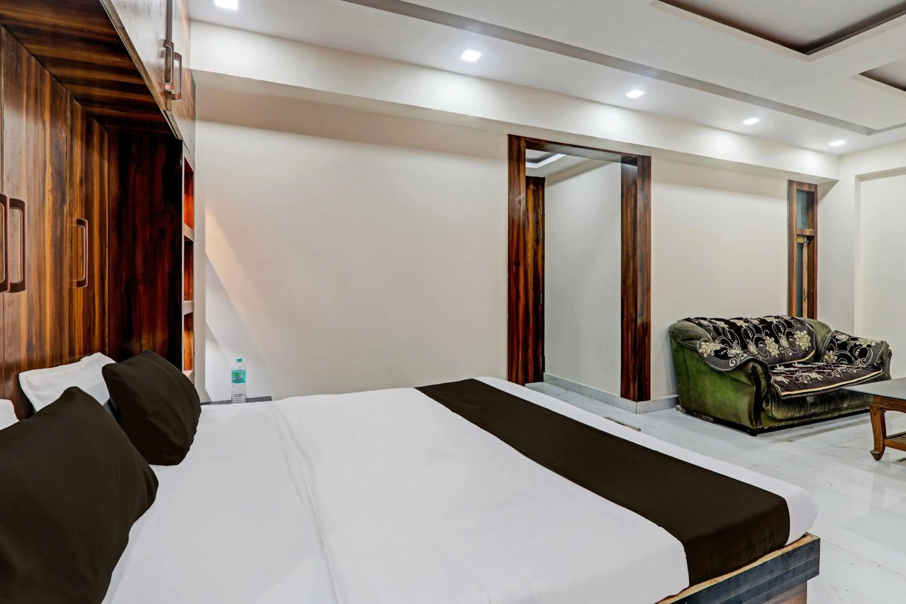 Bedroom, Bed in Collection O Mitra Inn