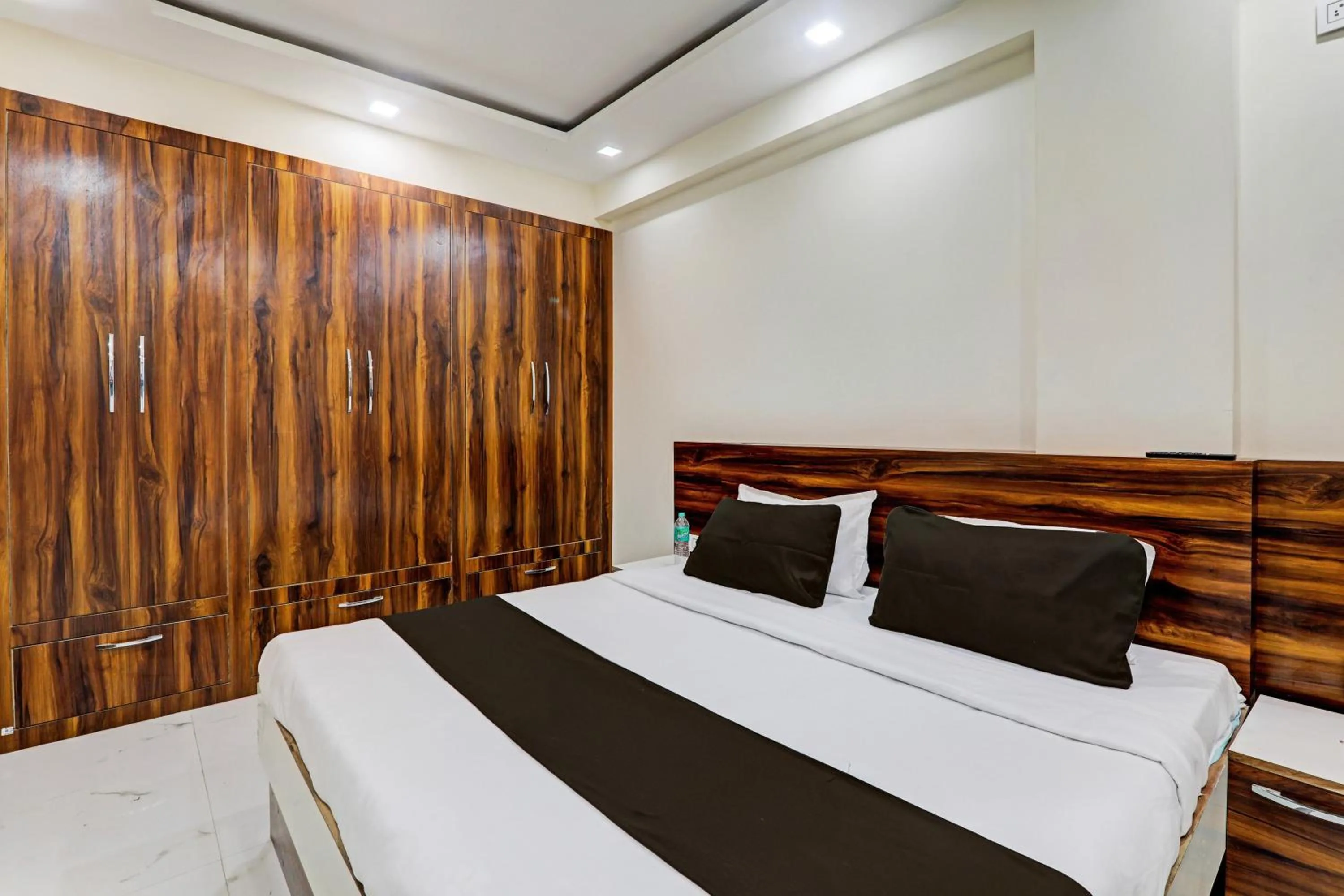 Lobby or reception, Bed in Collection O Mitra Inn