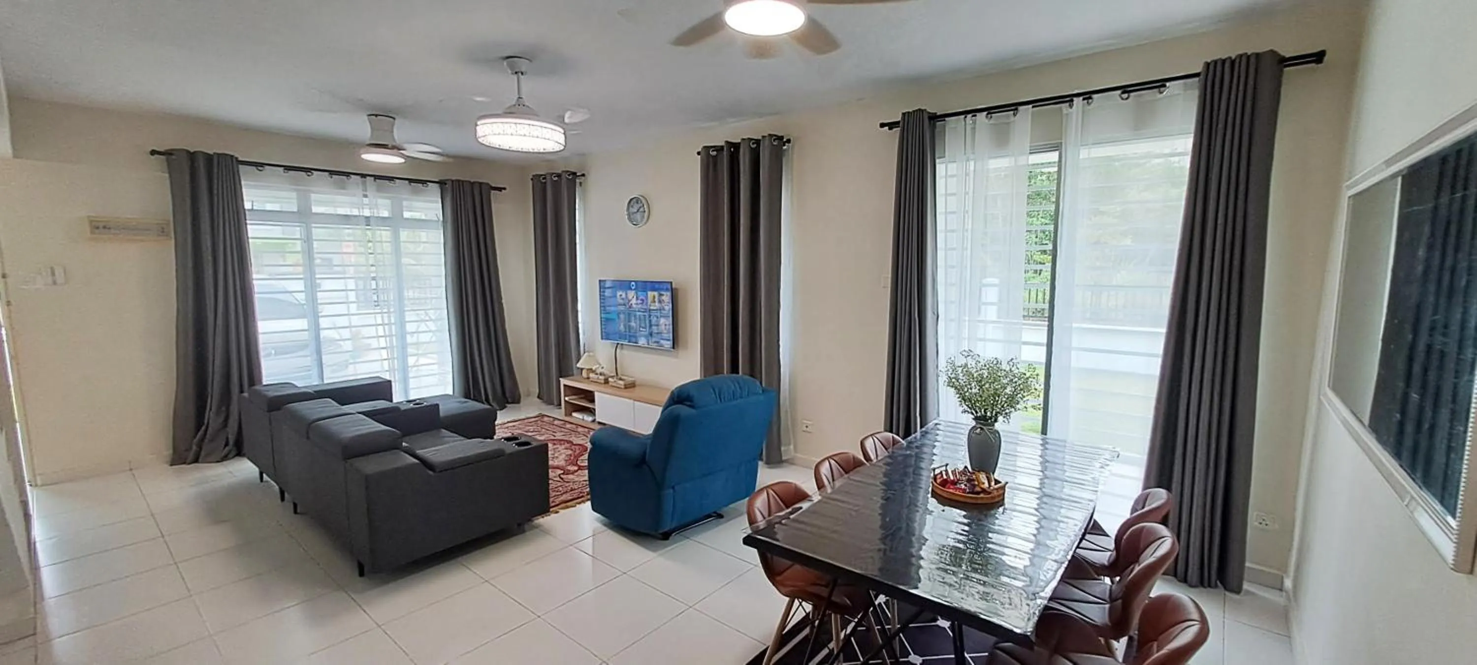 Communal lounge/ TV room in Teratak Teratai Homestay- Corner