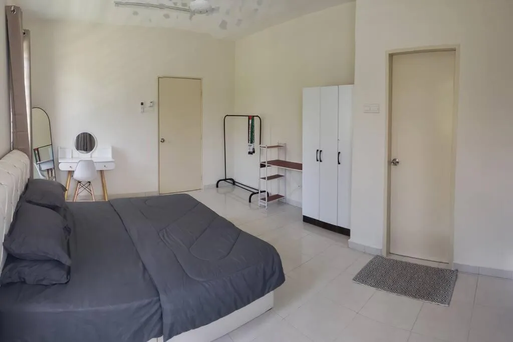 Bedroom, Bed in Teratak Teratai Homestay- Corner