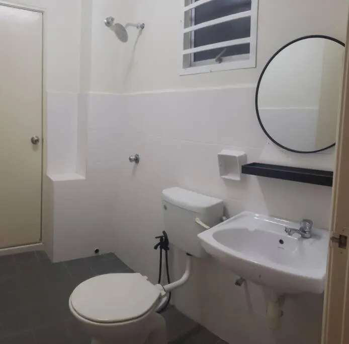 Shower in Teratak Teratai Homestay- Corner