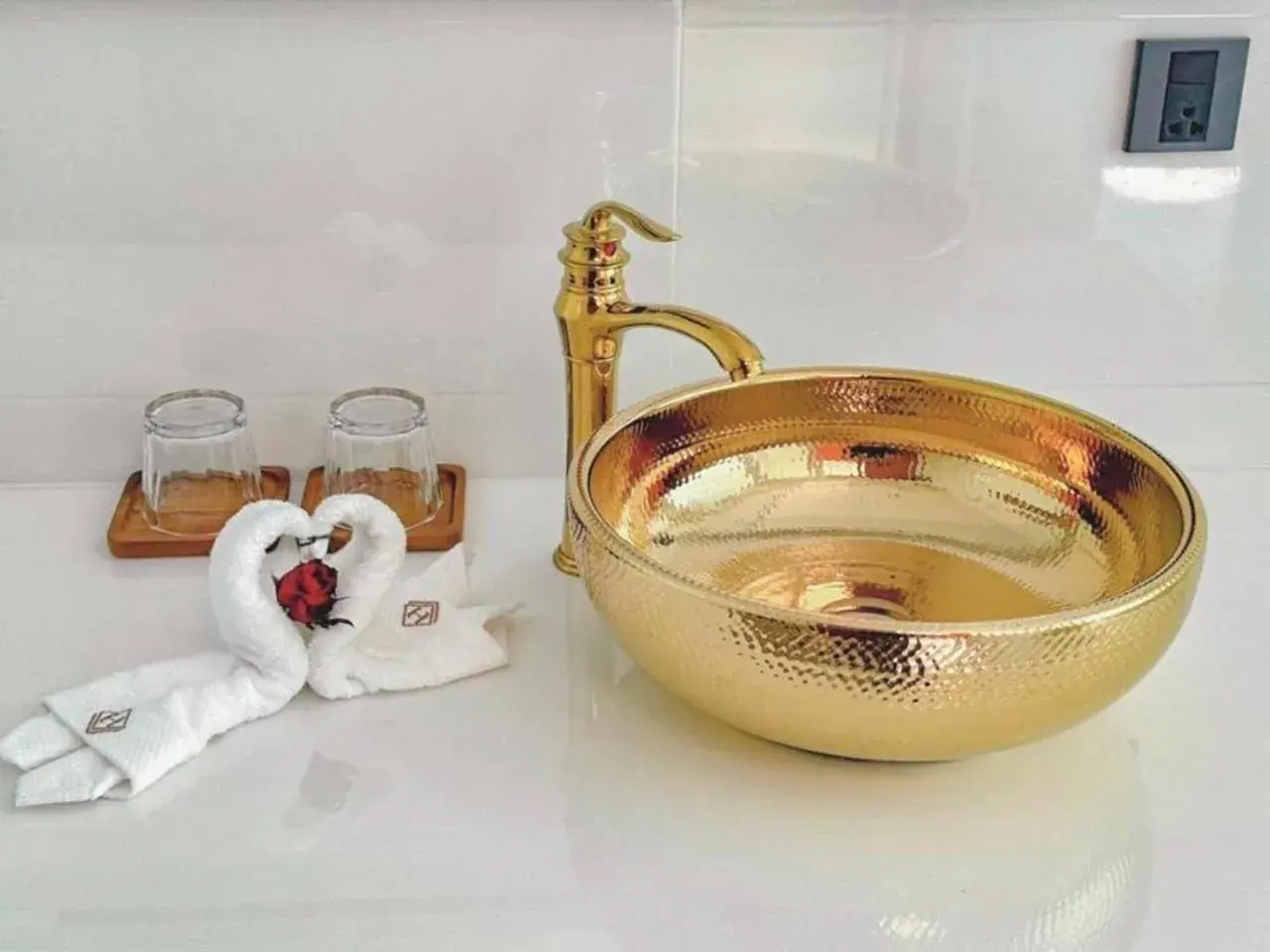 Bathroom in Hotel Villa AoKhanom Beachfront Bathroom in Hotel Villa AoKhanom Beachfront