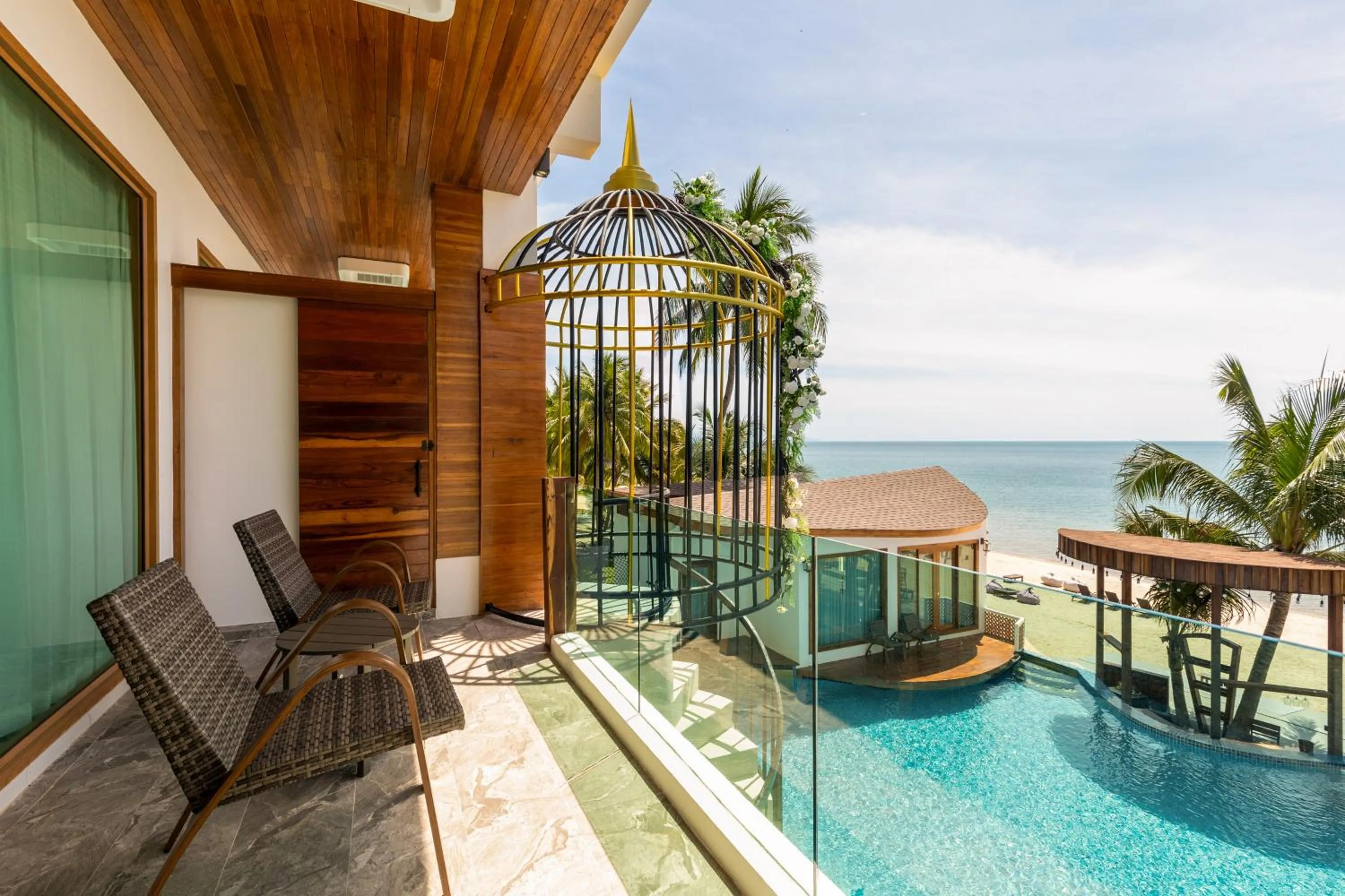 Balcony/Terrace in Hotel Villa AoKhanom Beachfront