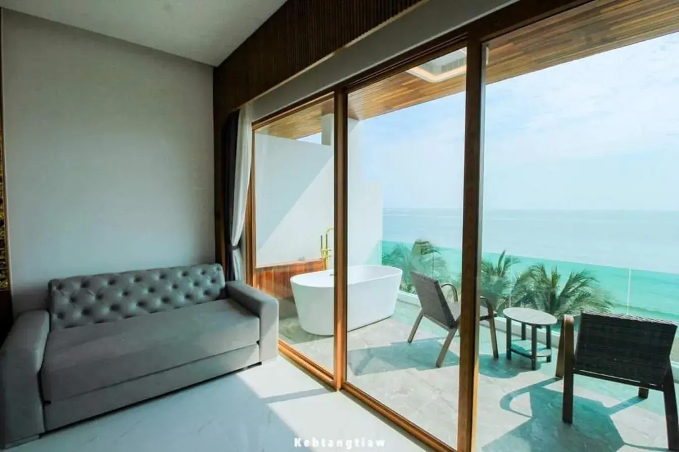 Deluxe Twin Room with Sea View in Hotel Villa AoKhanom Beachfront Deluxe Twin Room with Sea View in Hotel Villa AoKhanom Beachfront