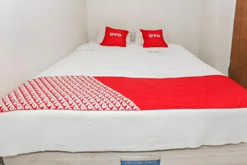 OYO 93585 Apartemen Cibubur Village By Raja Property