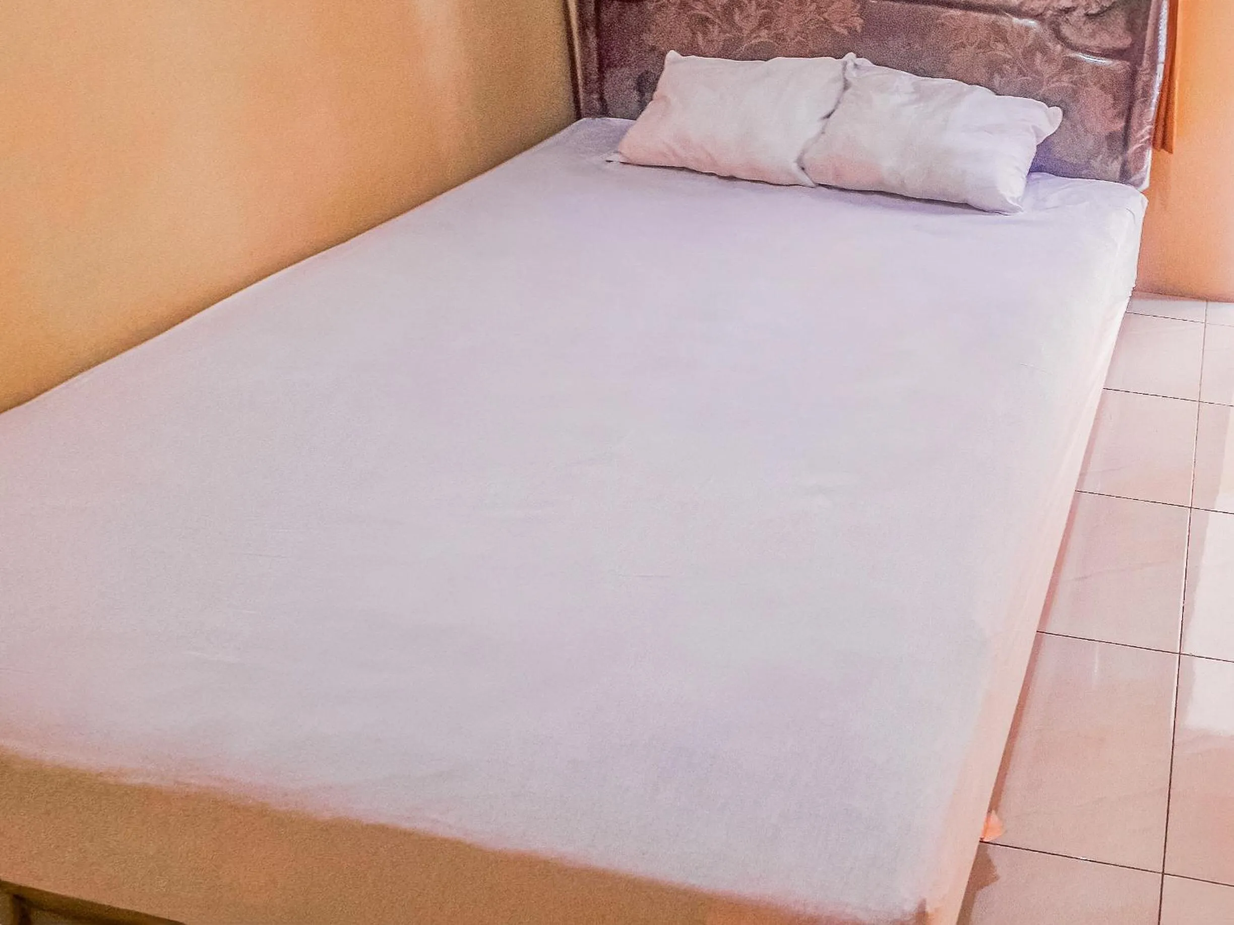 Bedroom, Bed in Hotel O Kost Naura