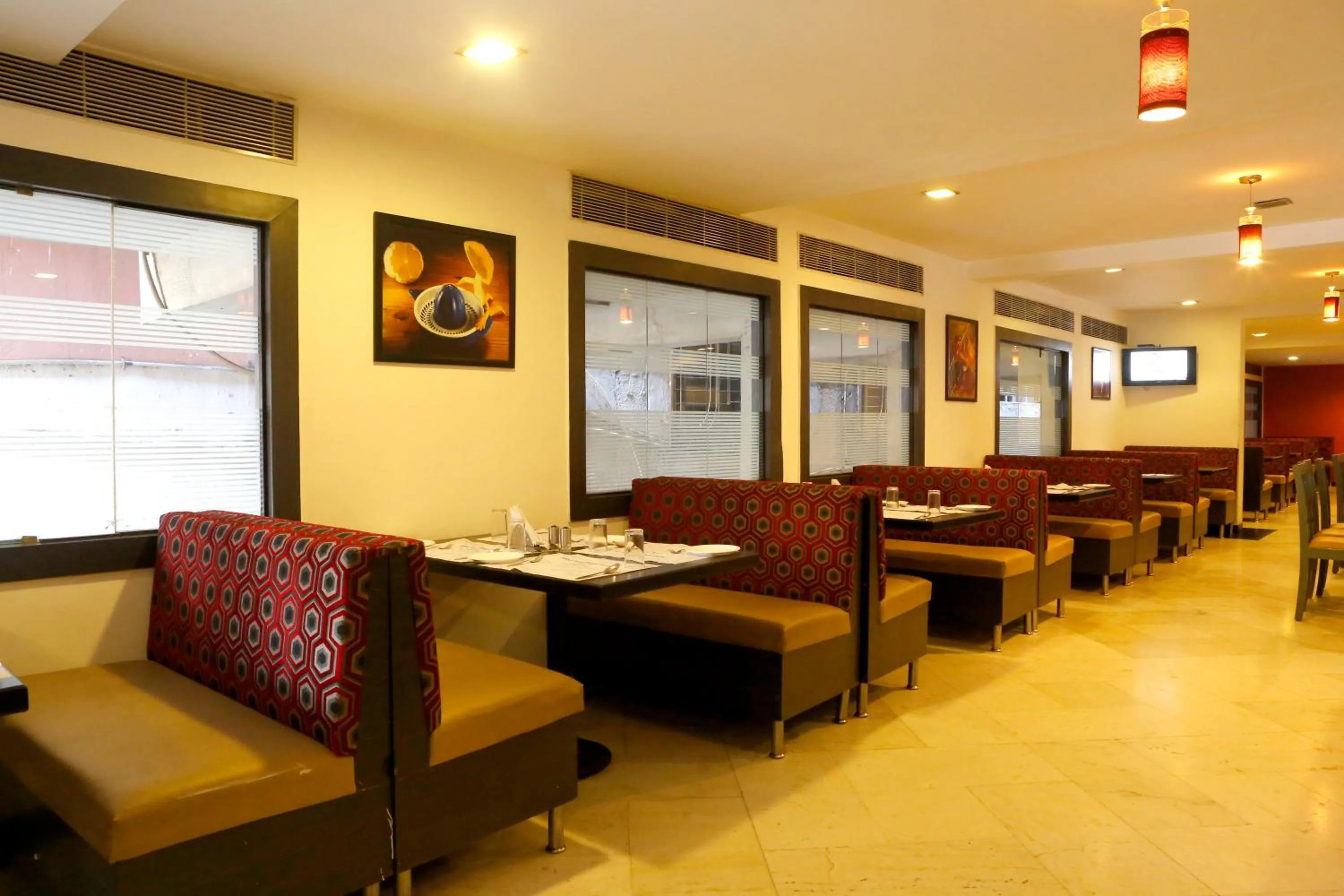 Restaurant/places to eat in Click Hotel Yuvraj