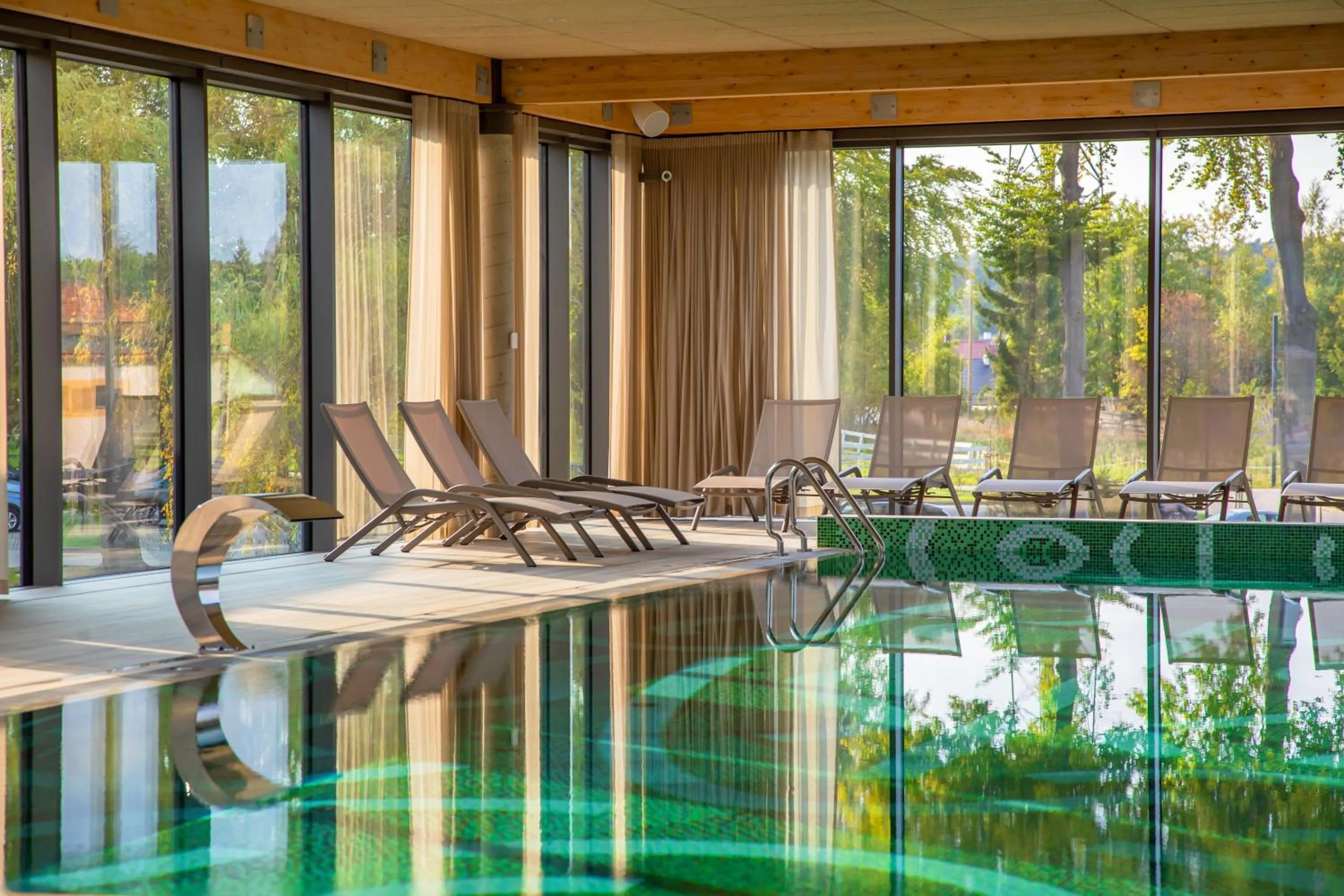 Swimming pool in Hotel GLAR Conference & SPA