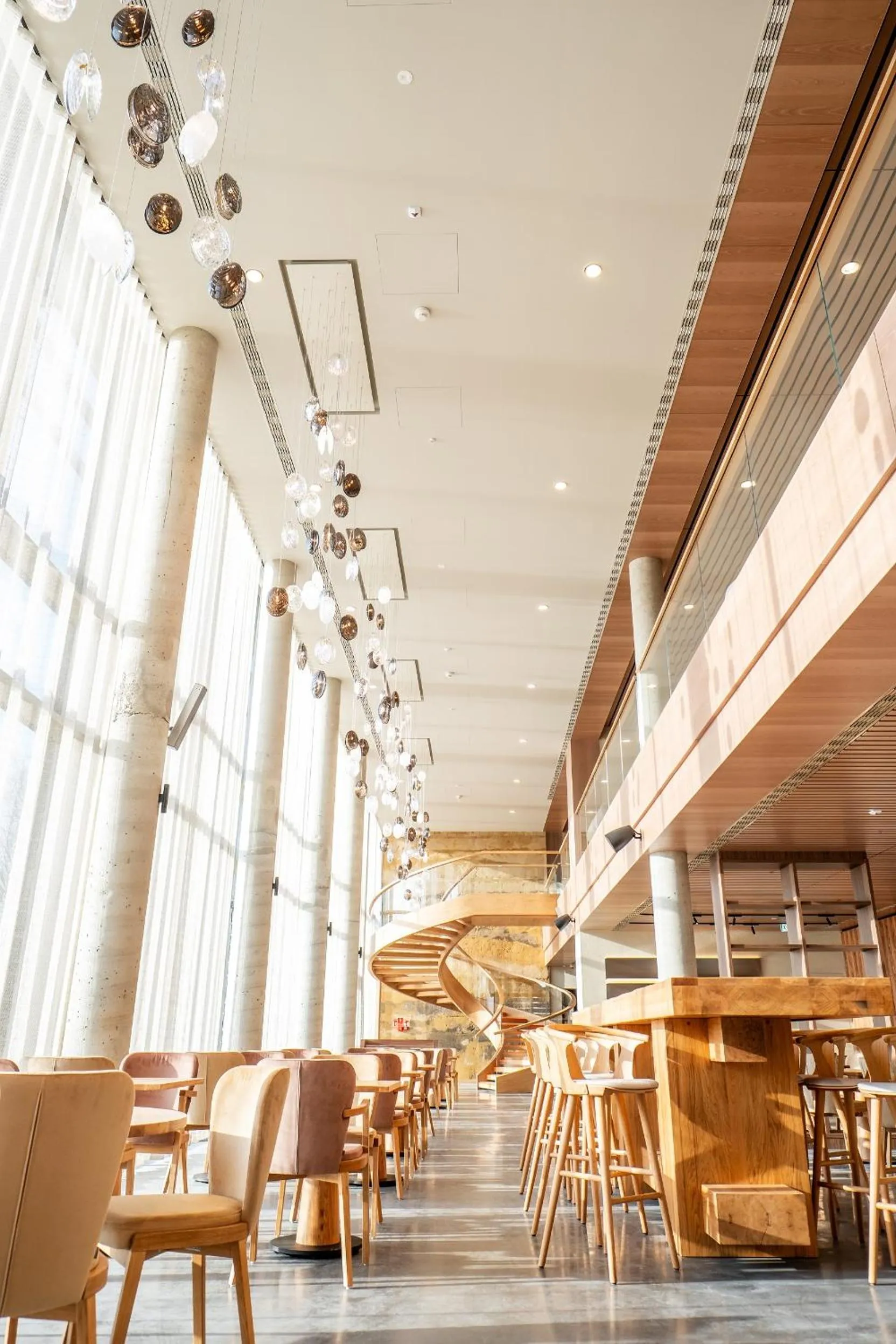 Restaurant/places to eat in Hotel GLAR Conference & SPA