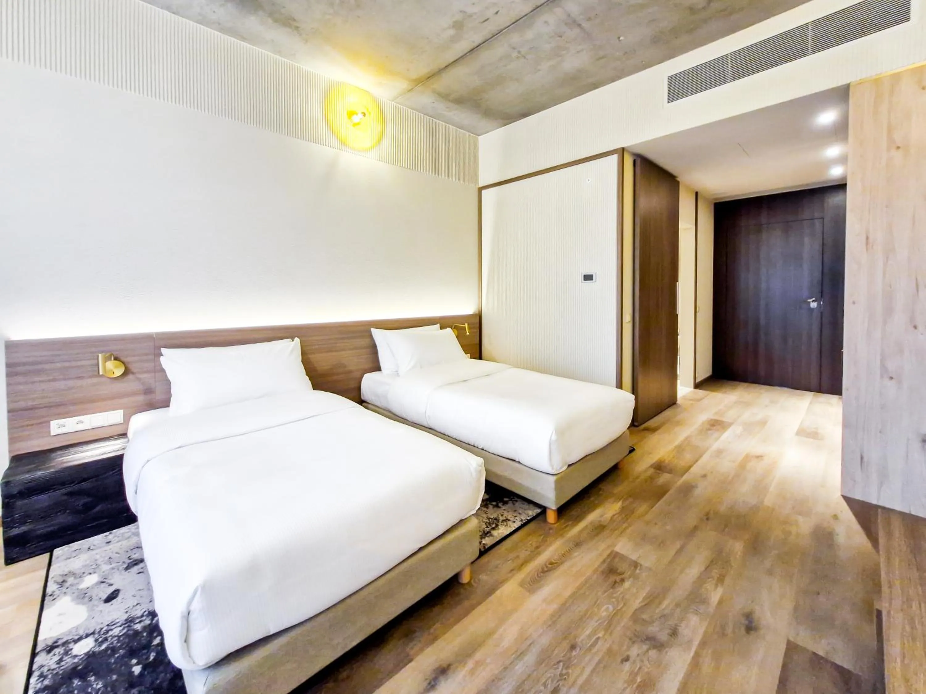 Photo of the whole room, Bed in Hotel GLAR Conference & SPA