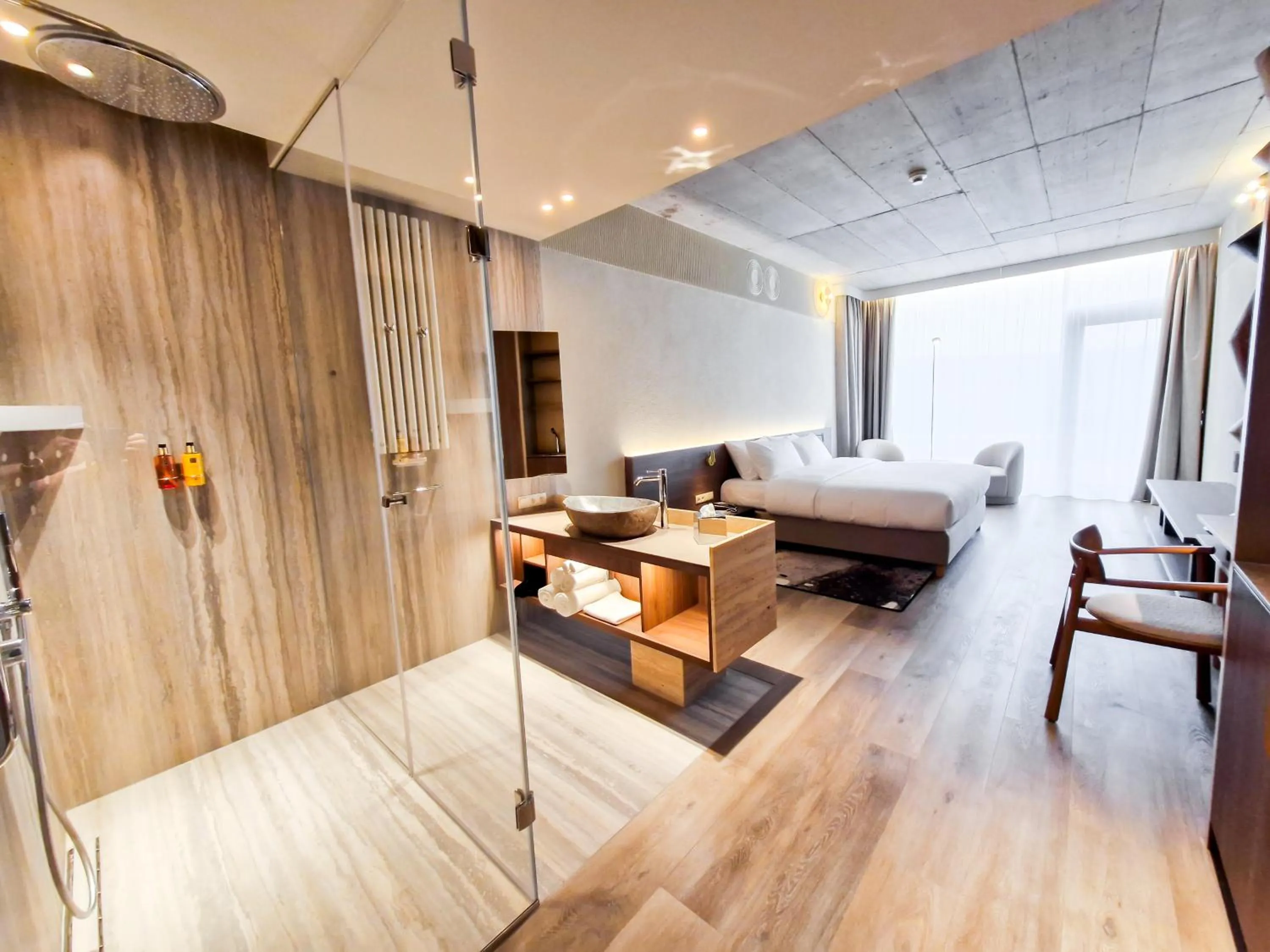 Photo of the whole room, Bed in Hotel GLAR Conference & SPA