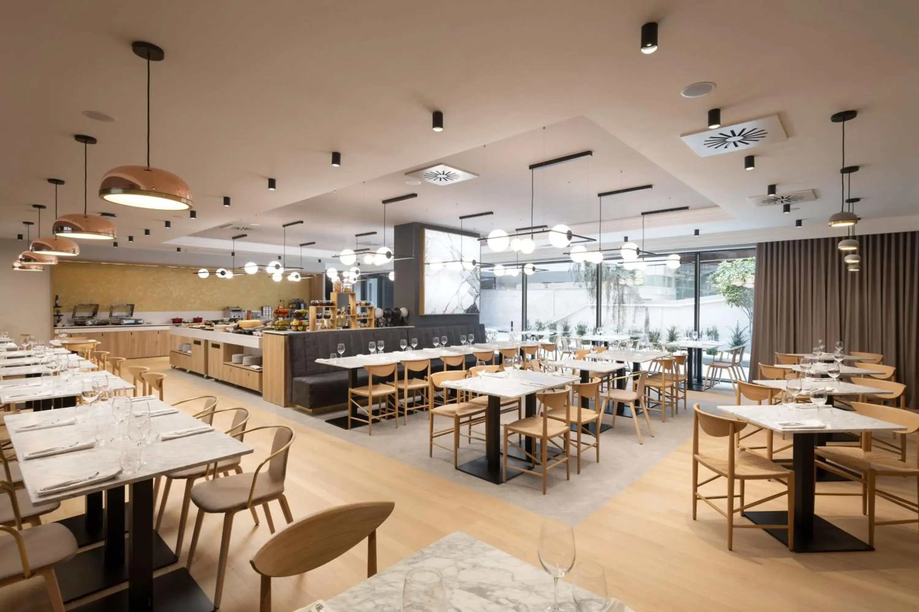 Restaurant/places to eat in Courtyard by Marriott Cluj - Napoca Downtown Restaurant/places to eat in Courtyard by Marriott Cluj - Napoca Downtown