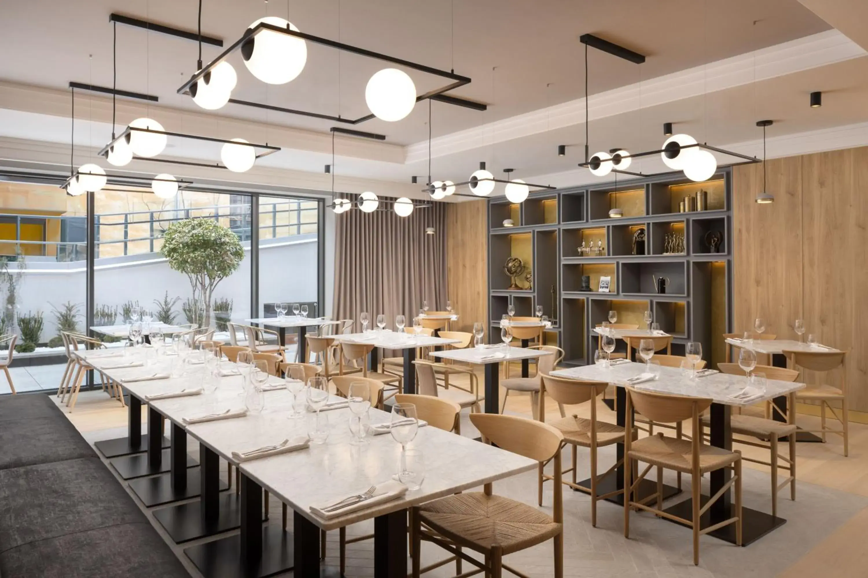 Restaurant/places to eat in Courtyard by Marriott Cluj - Napoca Downtown Restaurant/places to eat in Courtyard by Marriott Cluj - Napoca Downtown