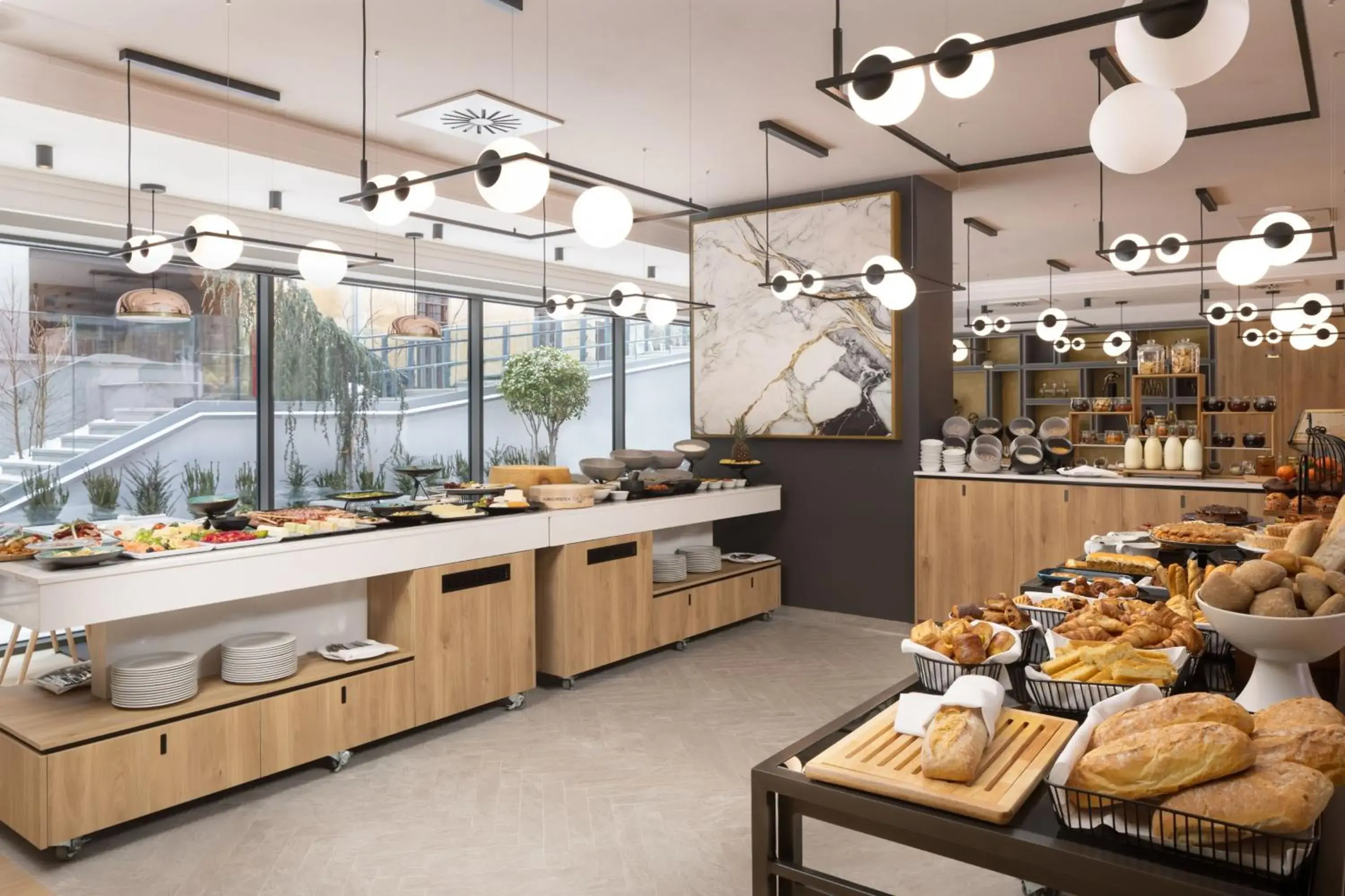 Breakfast in Courtyard by Marriott Cluj - Napoca Downtown Breakfast in Courtyard by Marriott Cluj - Napoca Downtown