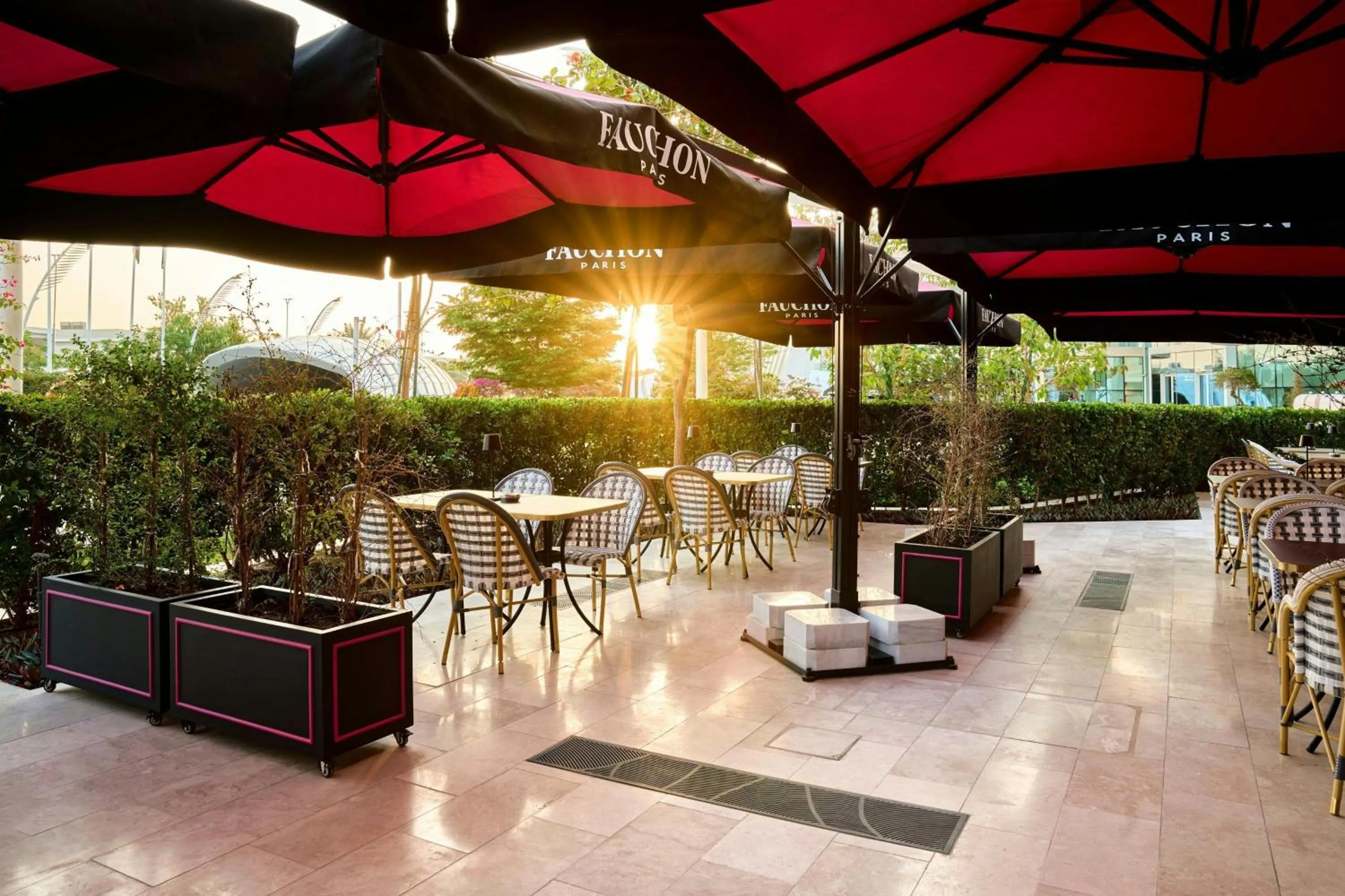 Restaurant/places to eat in The St. Regis Al Mouj Muscat Resort