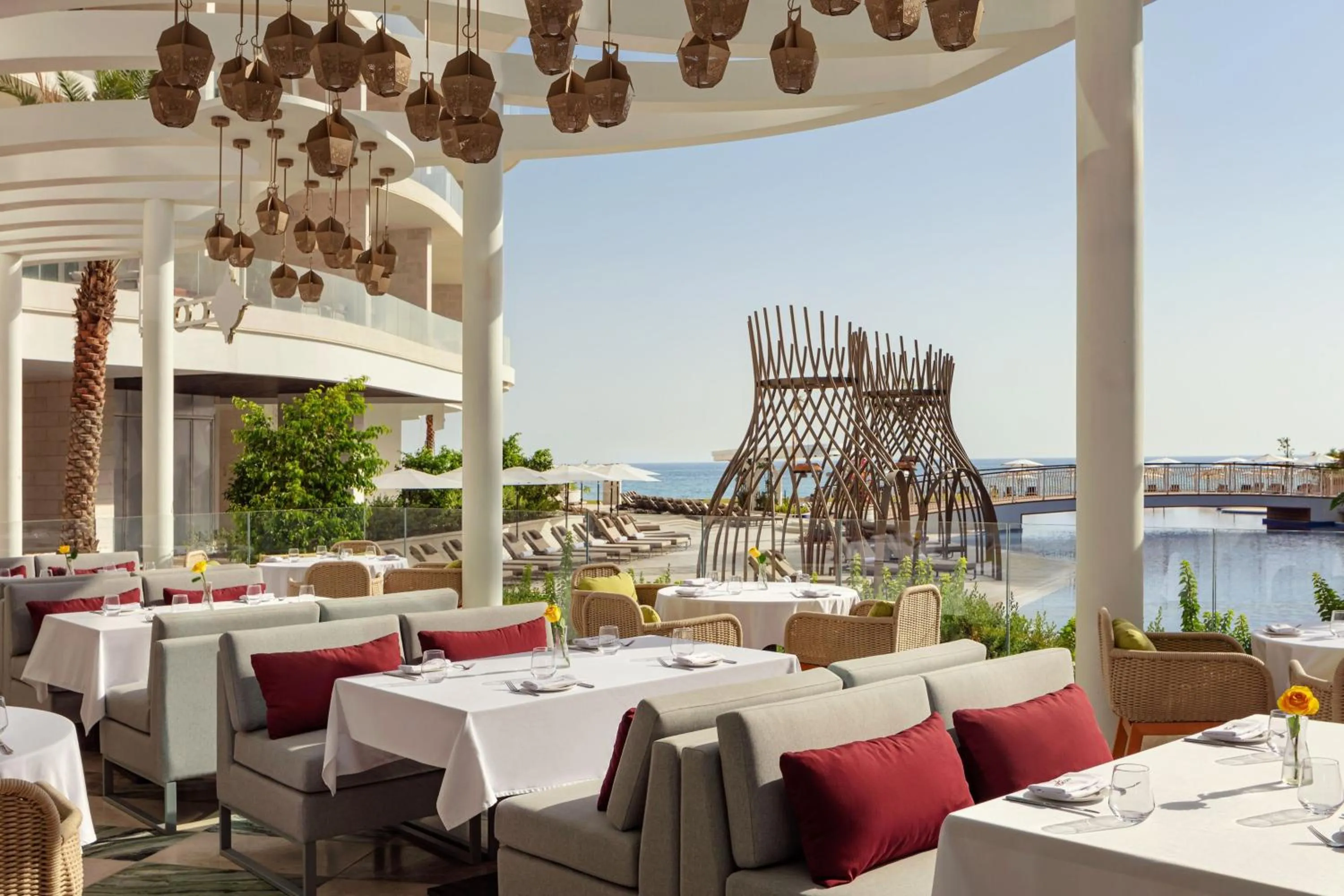 Restaurant/places to eat in The St. Regis Al Mouj Muscat Resort