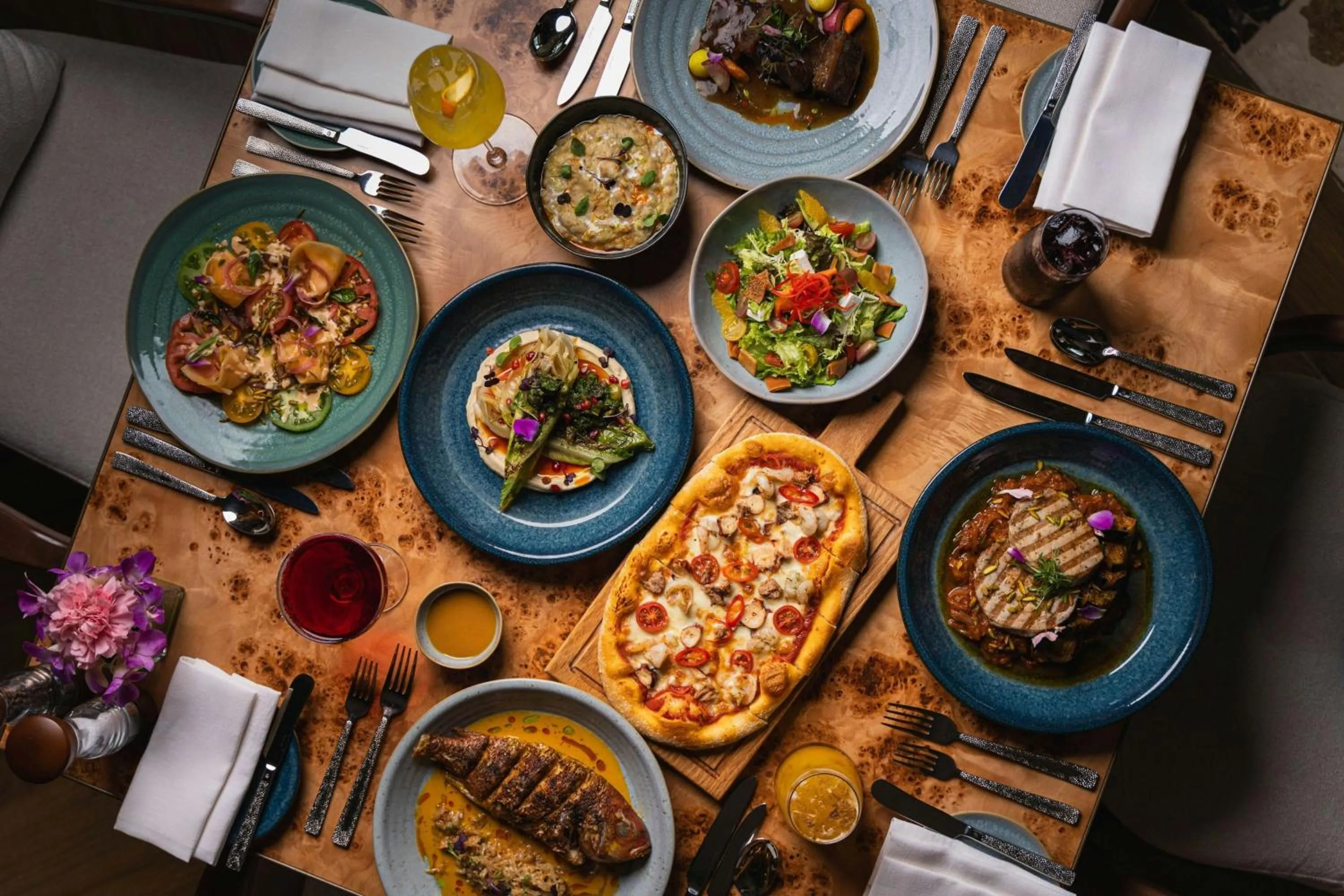 Restaurant/places to eat in The St. Regis Al Mouj Muscat Resort