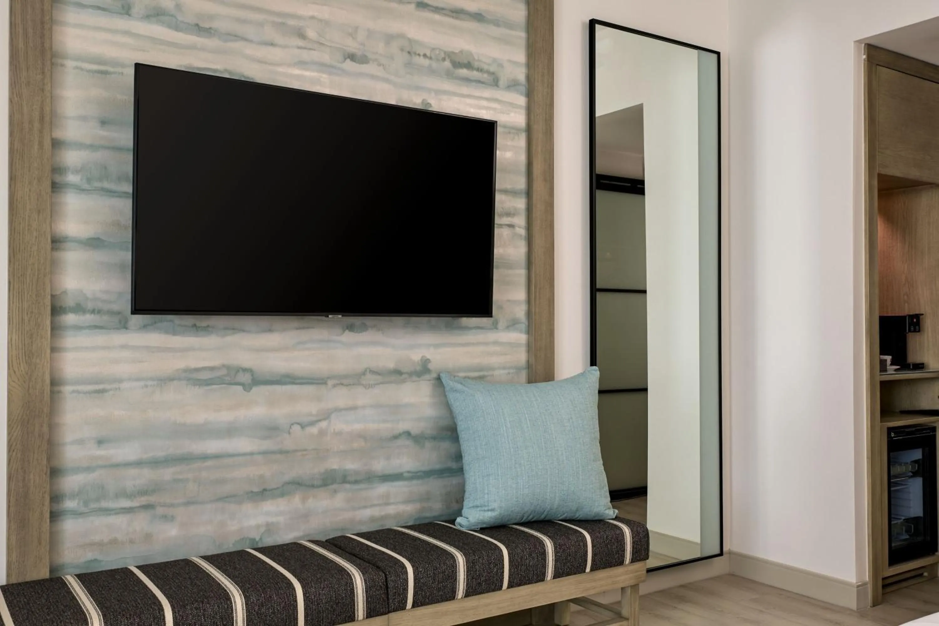 Photo of the whole room in Palmetto Marriott Resort & Spa