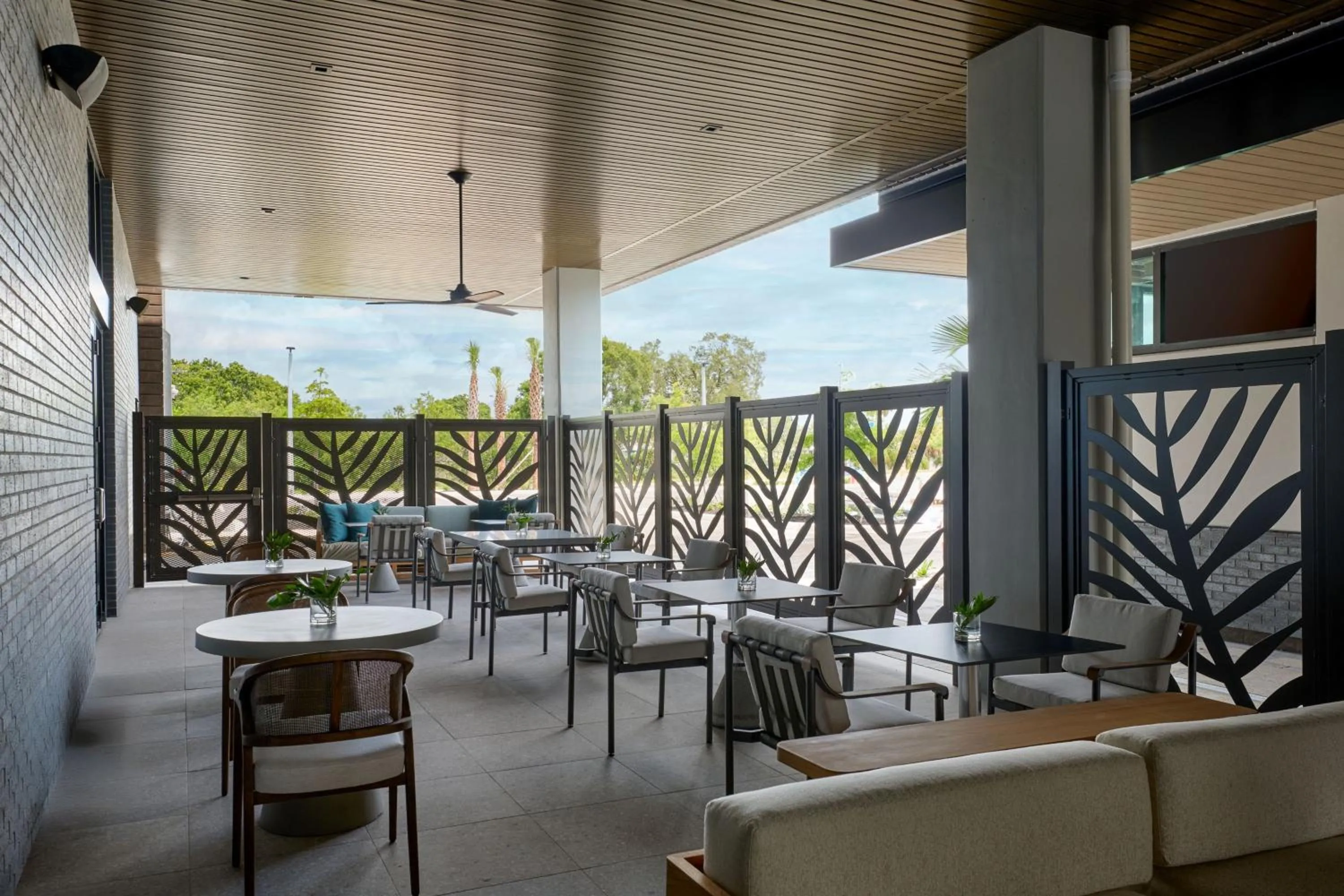 Lounge or bar in Palmetto Marriott Resort & Spa